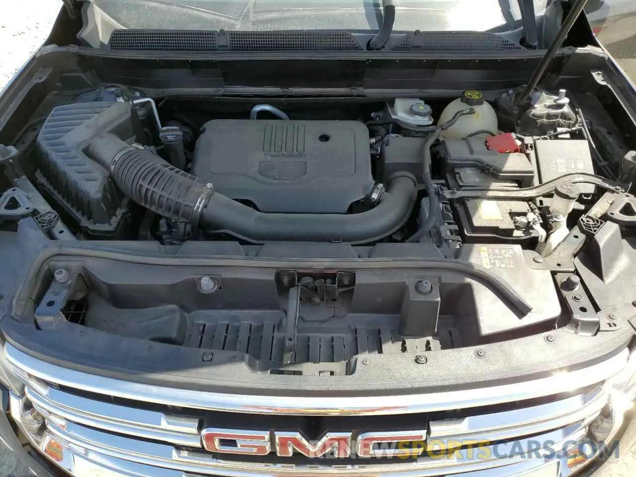 12 Photograph of a damaged car 1GKKNKL43NZ116062 GMC ACADIA 2022