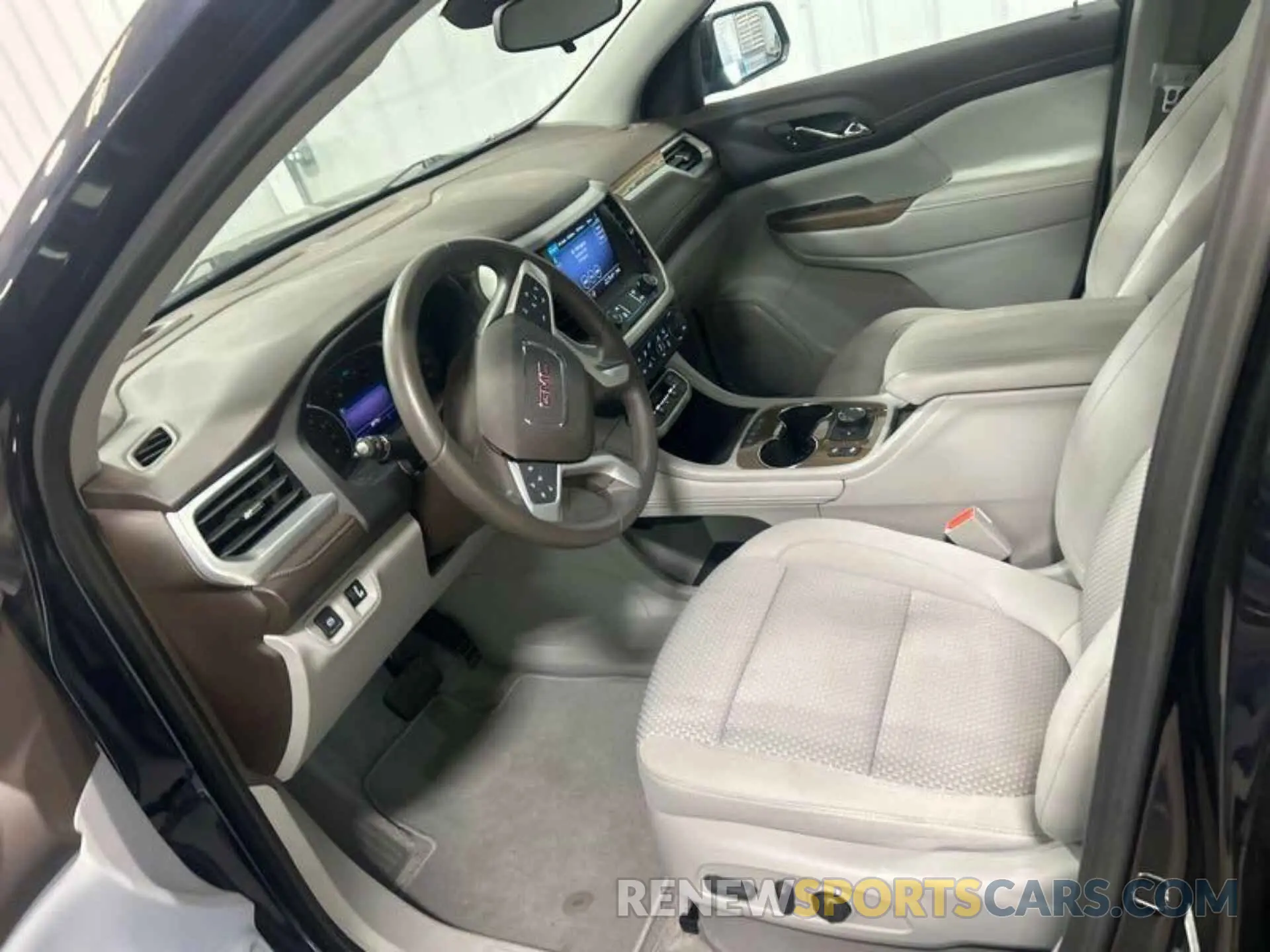 10 Photograph of a damaged car 1GKKNKL47NZ128358 GMC ACADIA 2022