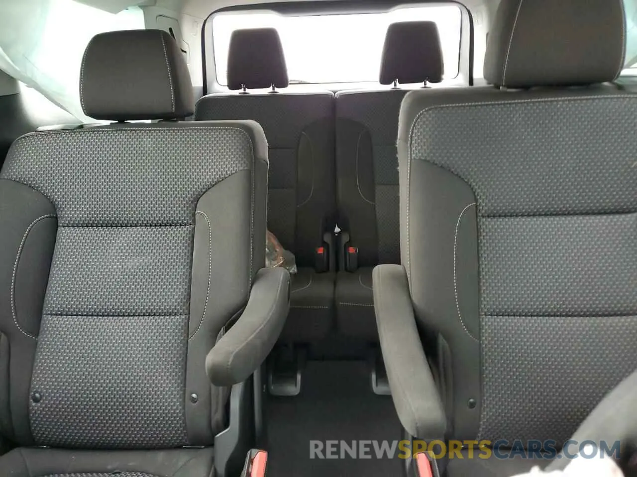 10 Photograph of a damaged car 1GKKNKL47NZ158279 GMC ACADIA 2022