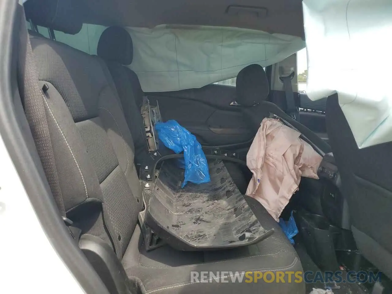 11 Photograph of a damaged car 1GKKNKL49NZ147252 GMC ACADIA 2022