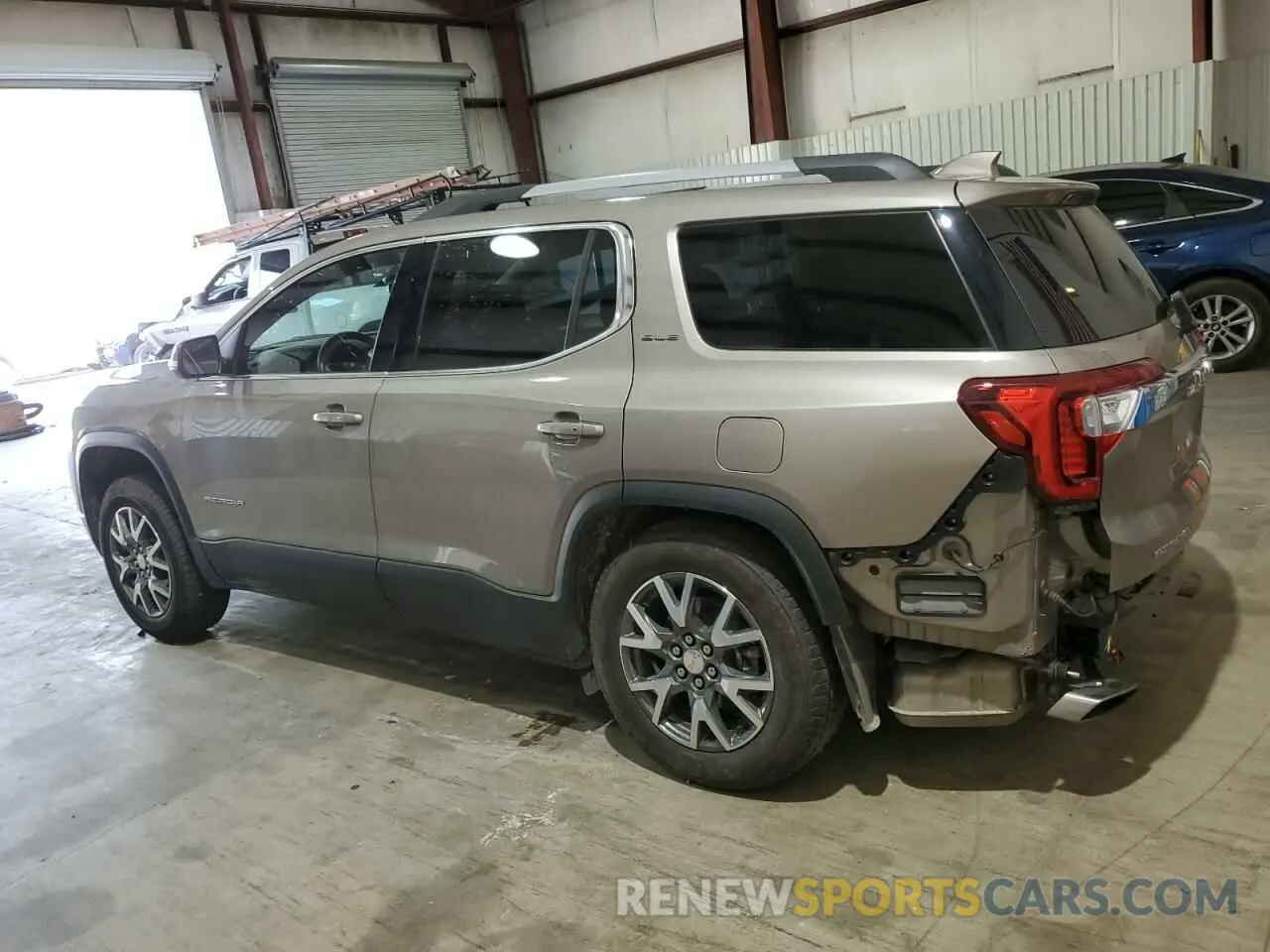 2 Photograph of a damaged car 1GKKNKL4XNZ164058 GMC ACADIA 2022
