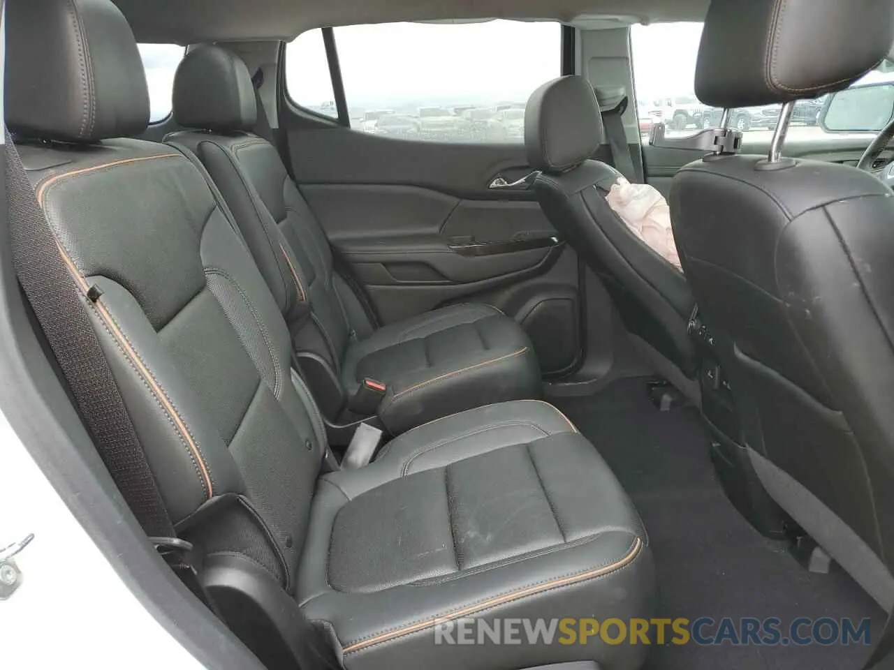 11 Photograph of a damaged car 1GKKNLLS0NZ158208 GMC ACADIA 2022