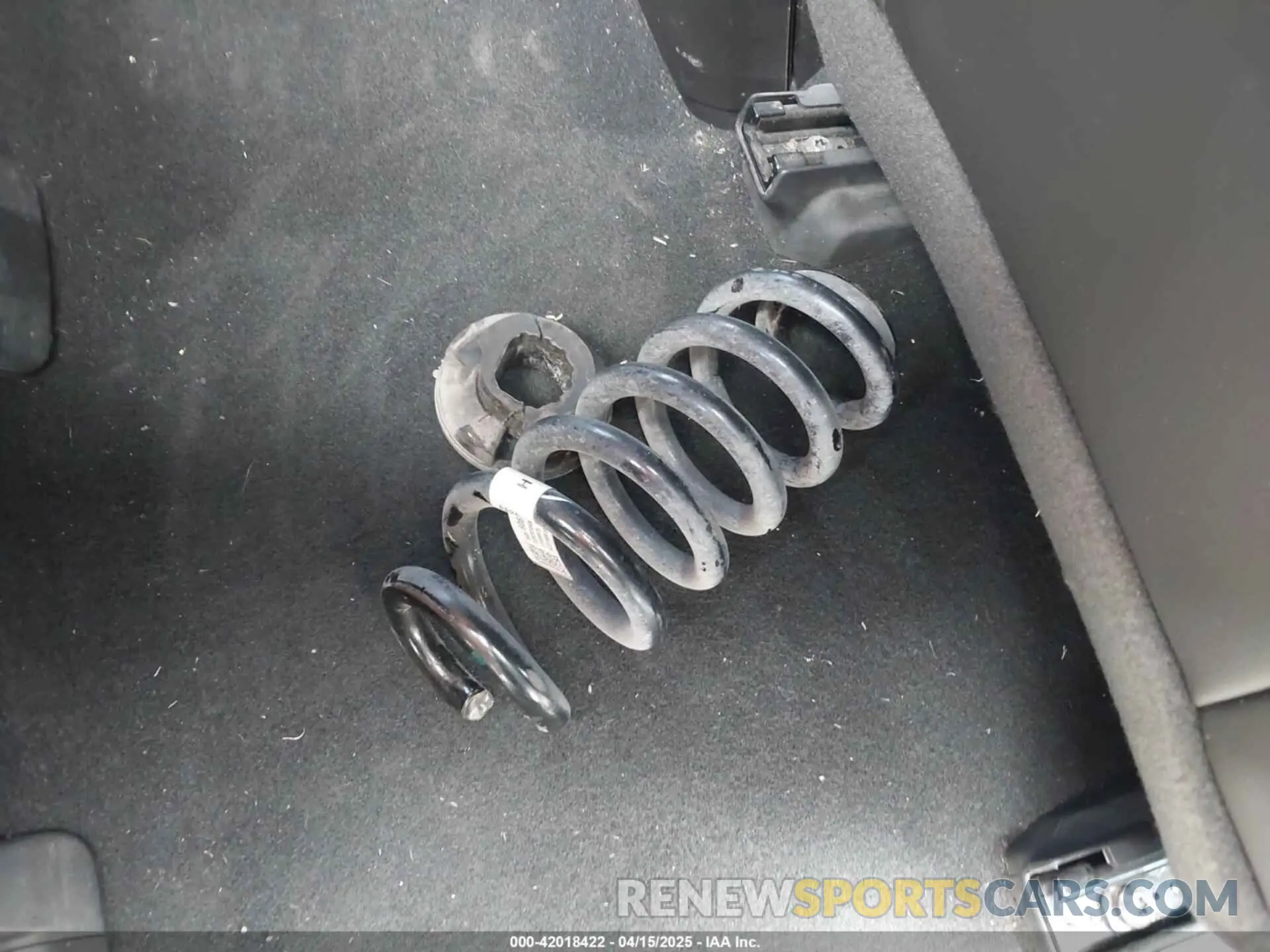 12 Photograph of a damaged car 1GKKNLLS1NZ178645 GMC ACADIA 2022
