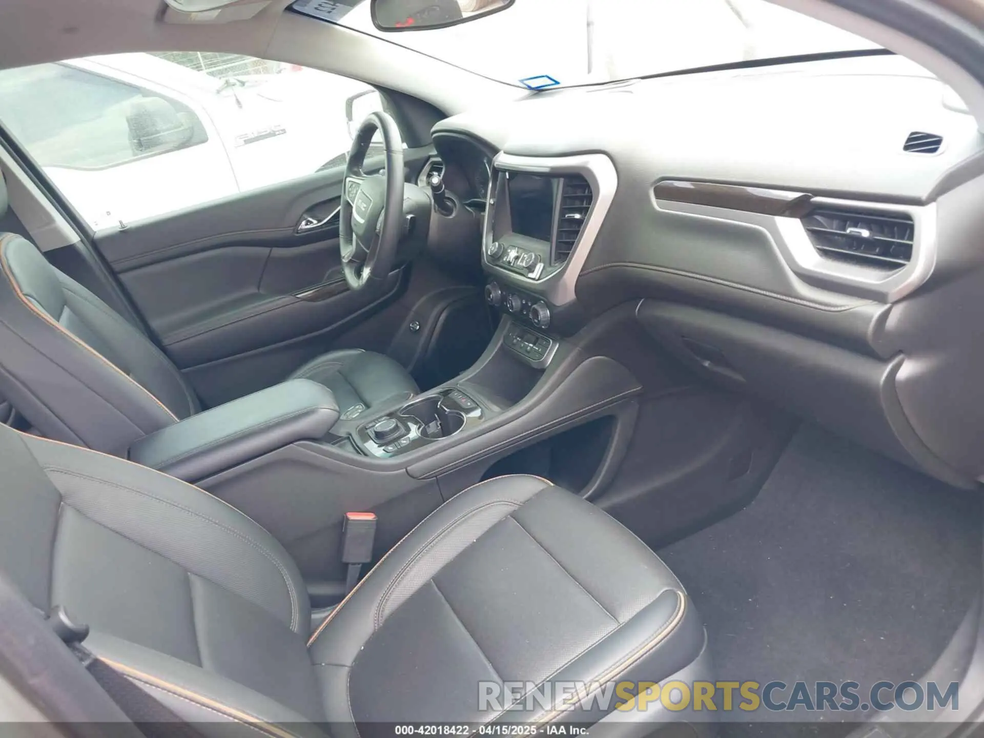 5 Photograph of a damaged car 1GKKNLLS1NZ178645 GMC ACADIA 2022