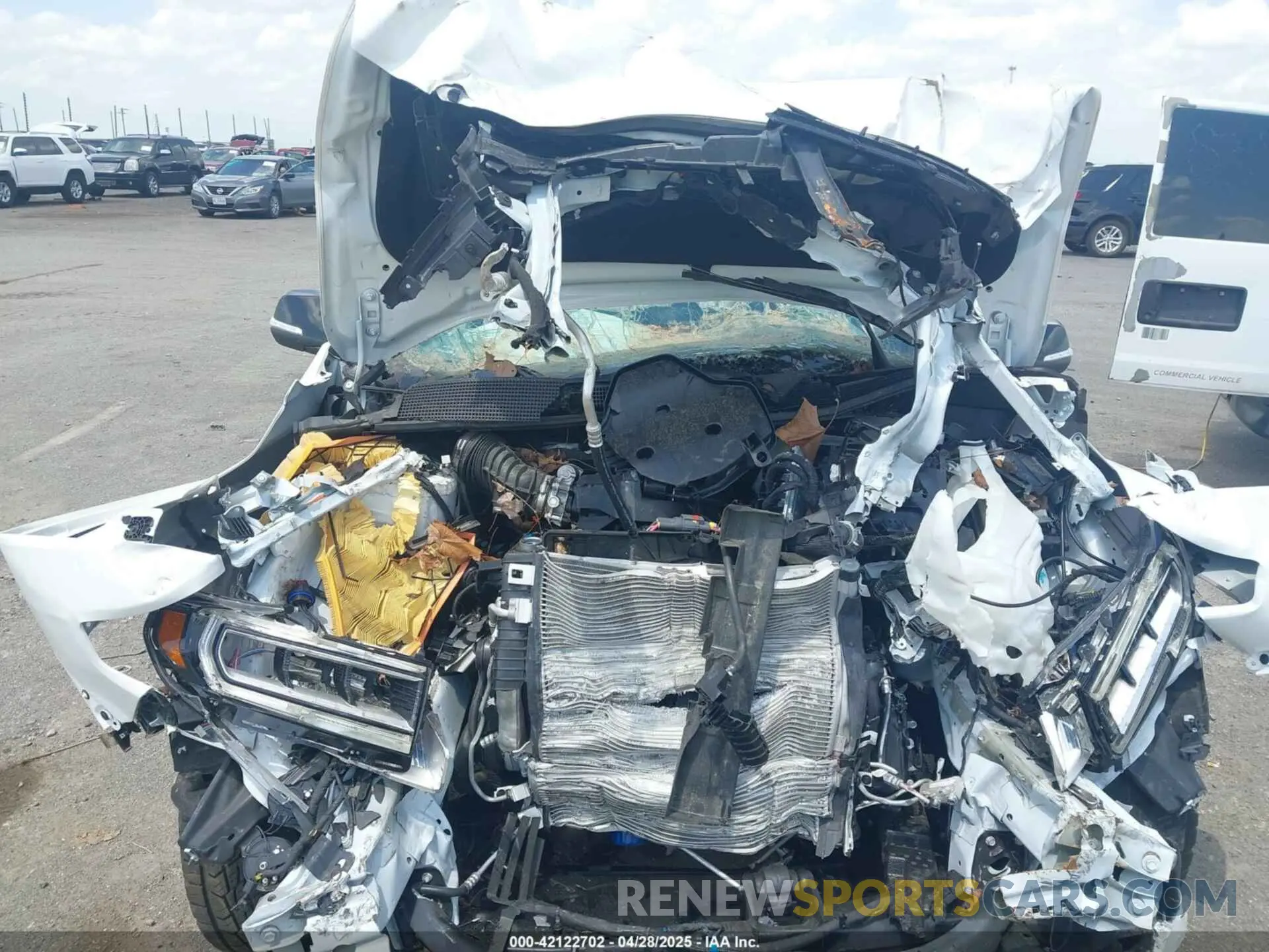 10 Photograph of a damaged car 1GKKNLLS6NZ159914 GMC ACADIA 2022