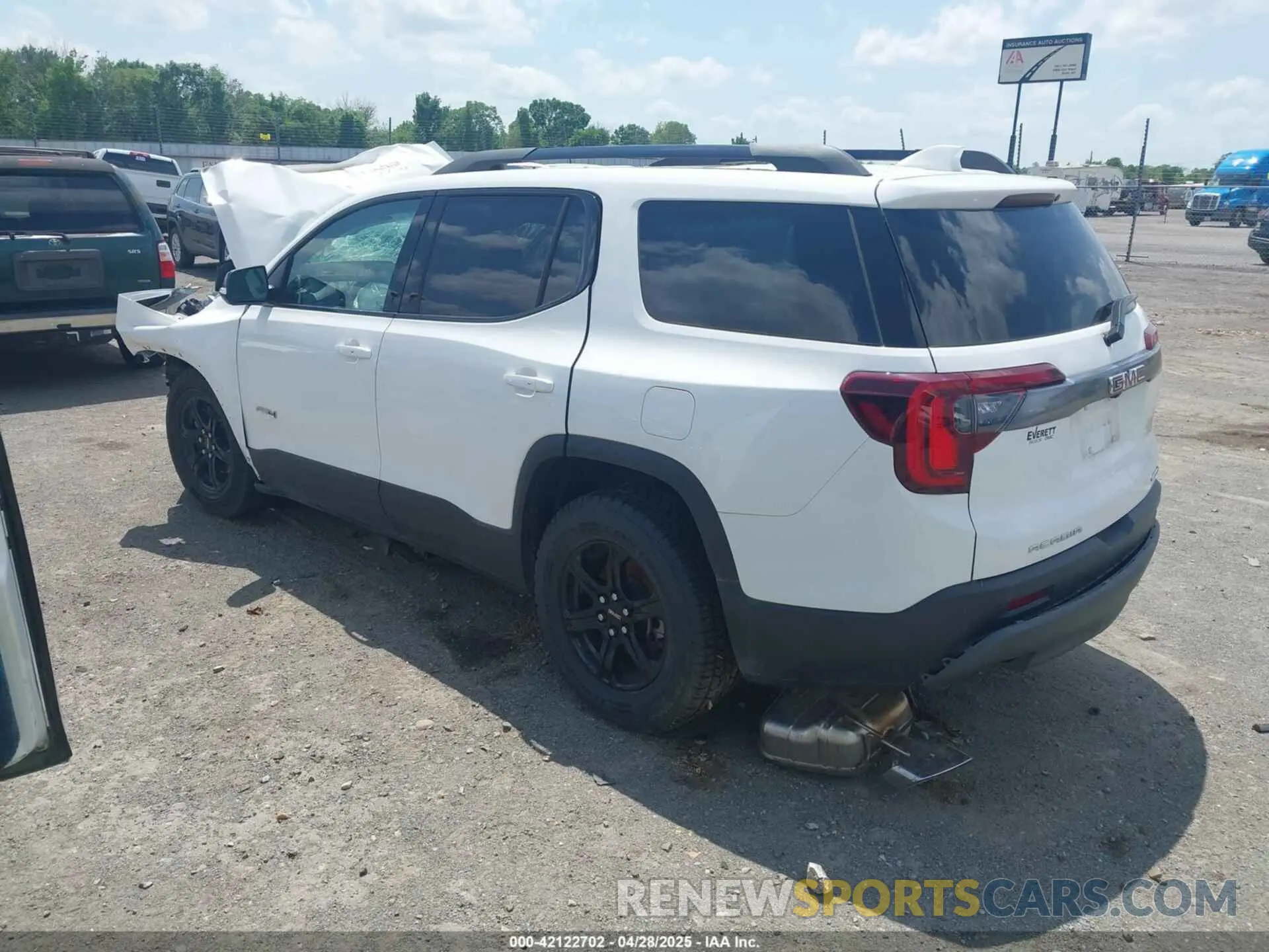 3 Photograph of a damaged car 1GKKNLLS6NZ159914 GMC ACADIA 2022