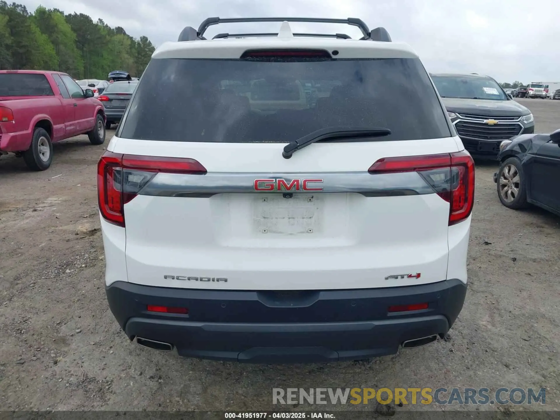 16 Photograph of a damaged car 1GKKNLLS7NZ144869 GMC ACADIA 2022