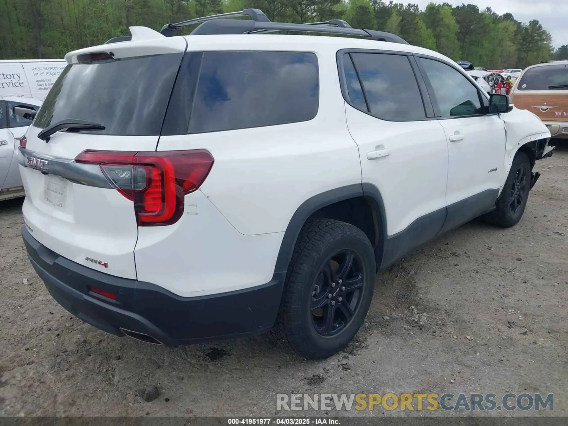 4 Photograph of a damaged car 1GKKNLLS7NZ144869 GMC ACADIA 2022