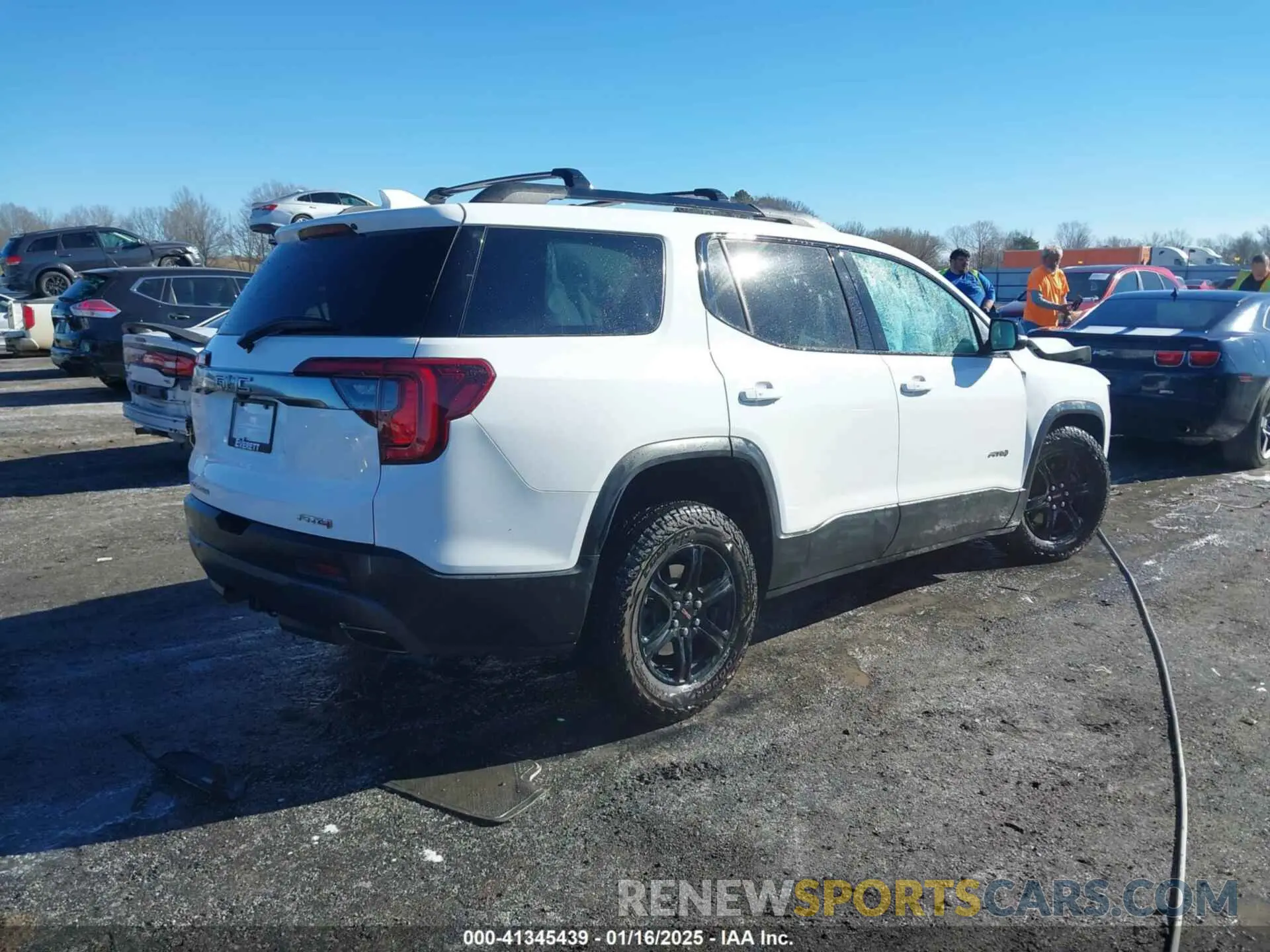 4 Photograph of a damaged car 1GKKNLLS8NZ125747 GMC ACADIA 2022