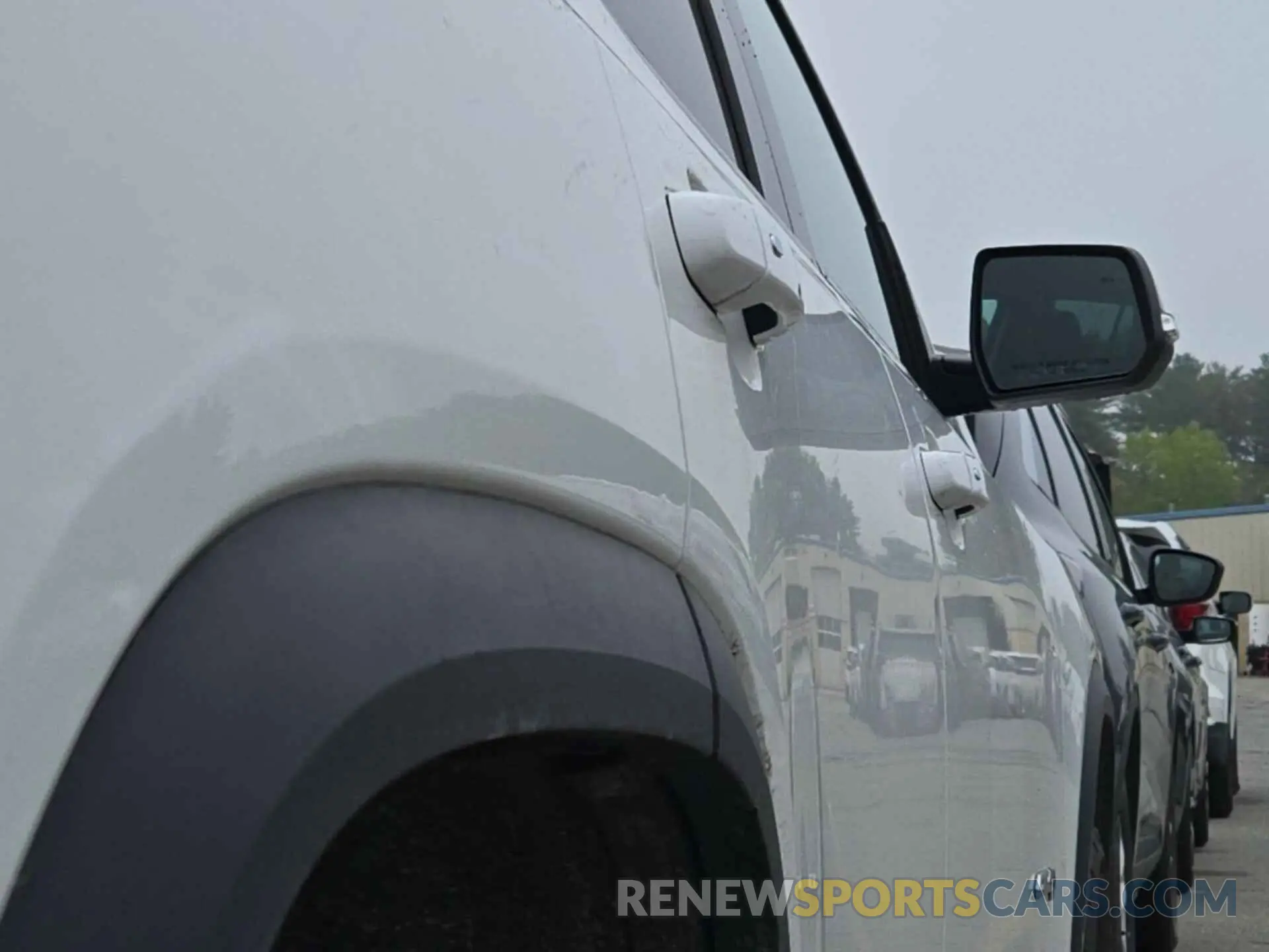 10 Photograph of a damaged car 1GKKNLLS8NZ129037 GMC ACADIA 2022