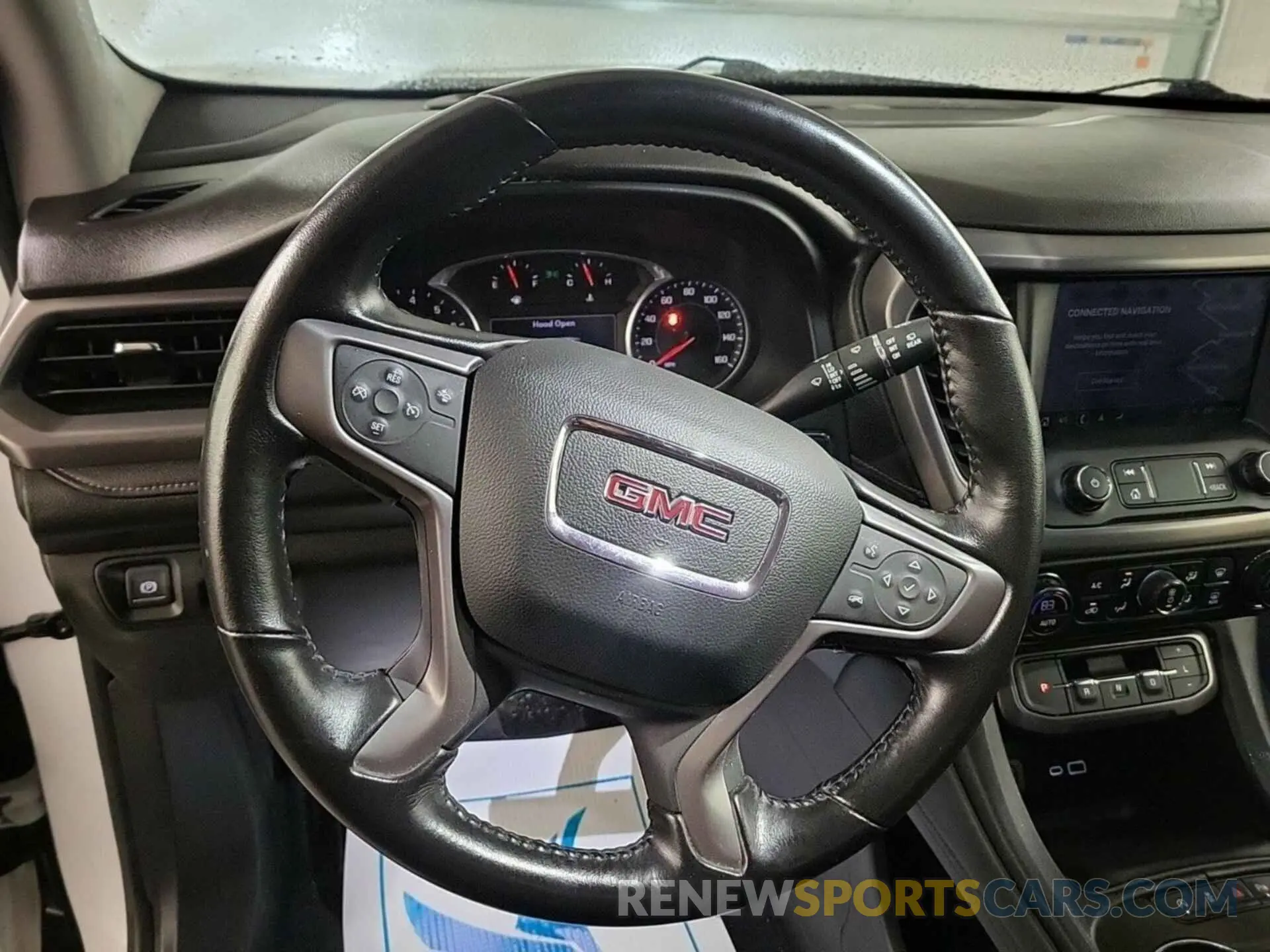 29 Photograph of a damaged car 1GKKNLLS8NZ129037 GMC ACADIA 2022