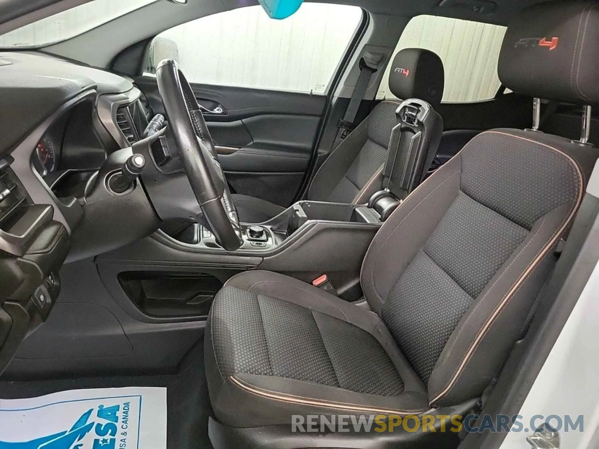 39 Photograph of a damaged car 1GKKNLLS8NZ129037 GMC ACADIA 2022