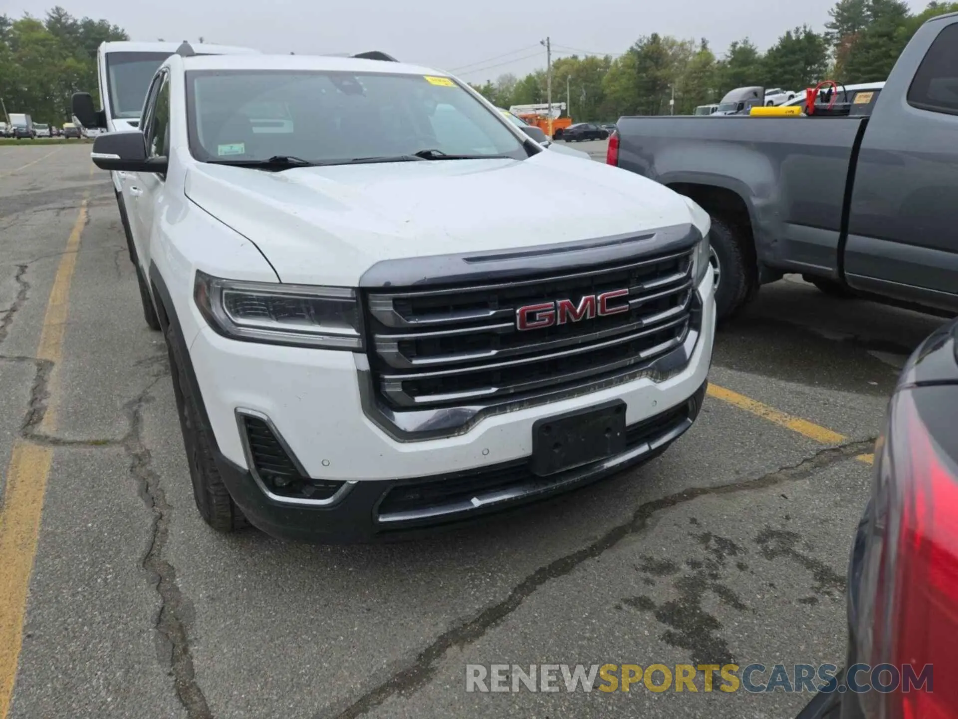 43 Photograph of a damaged car 1GKKNLLS8NZ129037 GMC ACADIA 2022