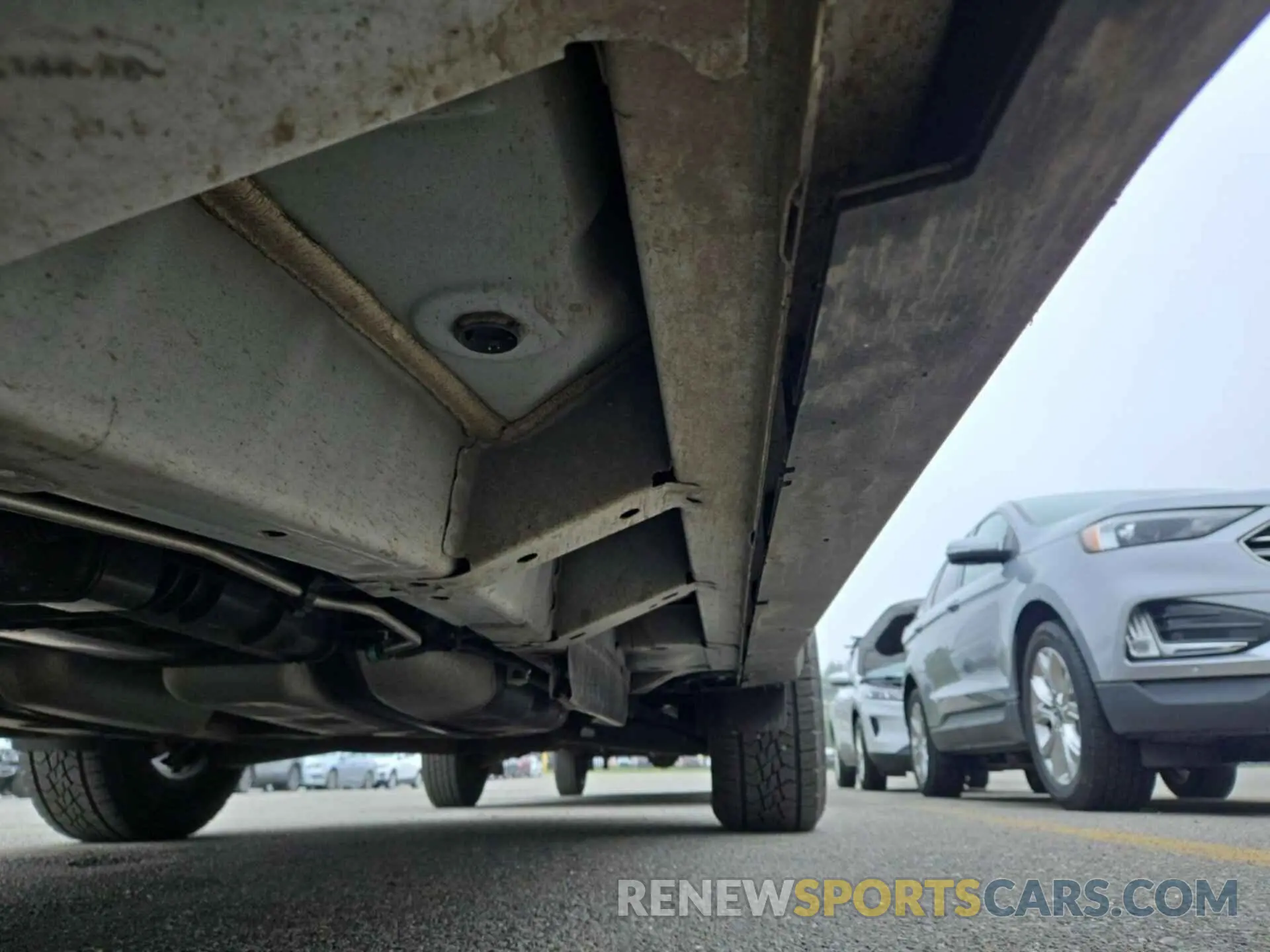 8 Photograph of a damaged car 1GKKNLLS8NZ129037 GMC ACADIA 2022