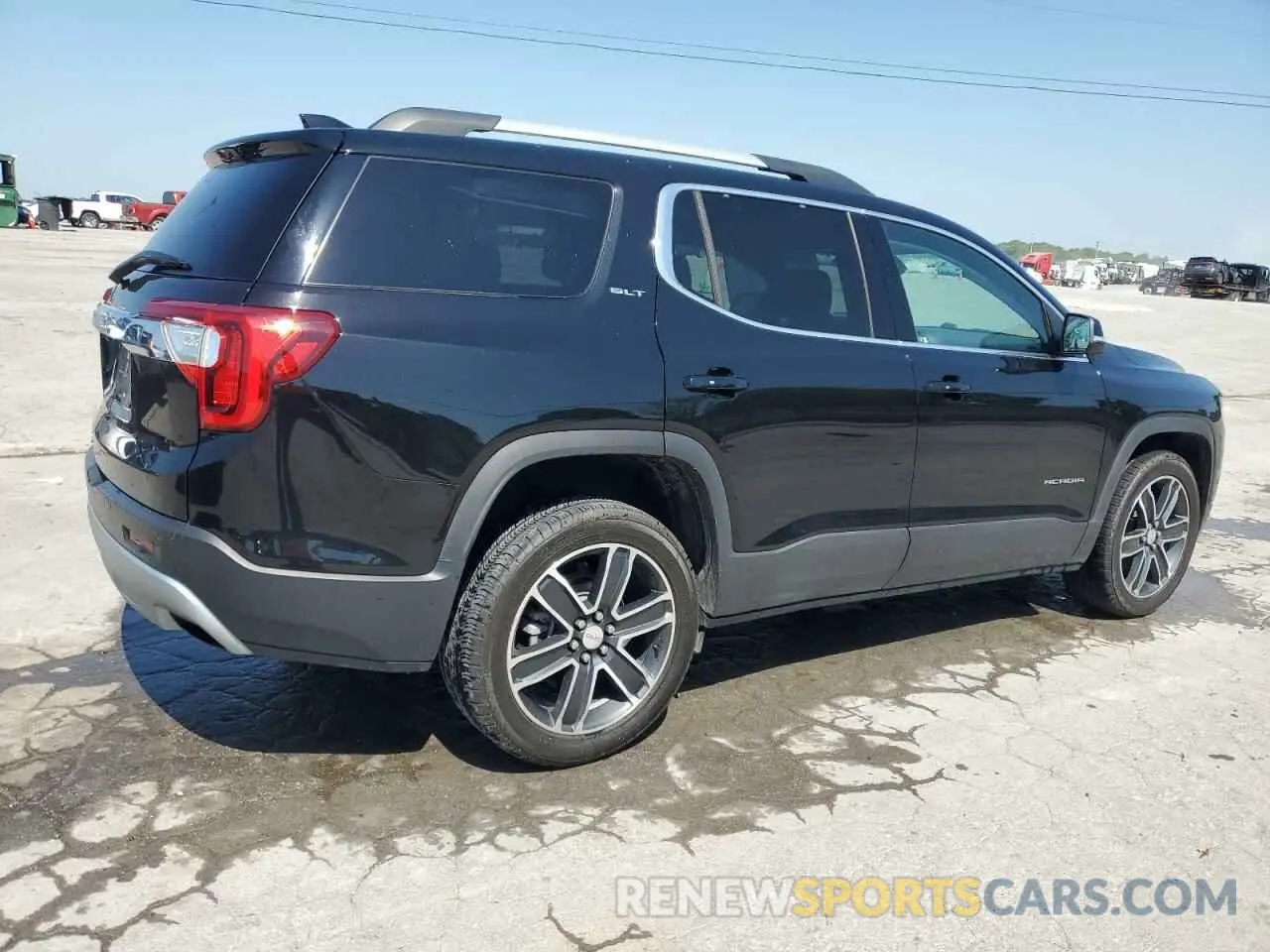 3 Photograph of a damaged car 1GKKNML42NZ146603 GMC ACADIA 2022