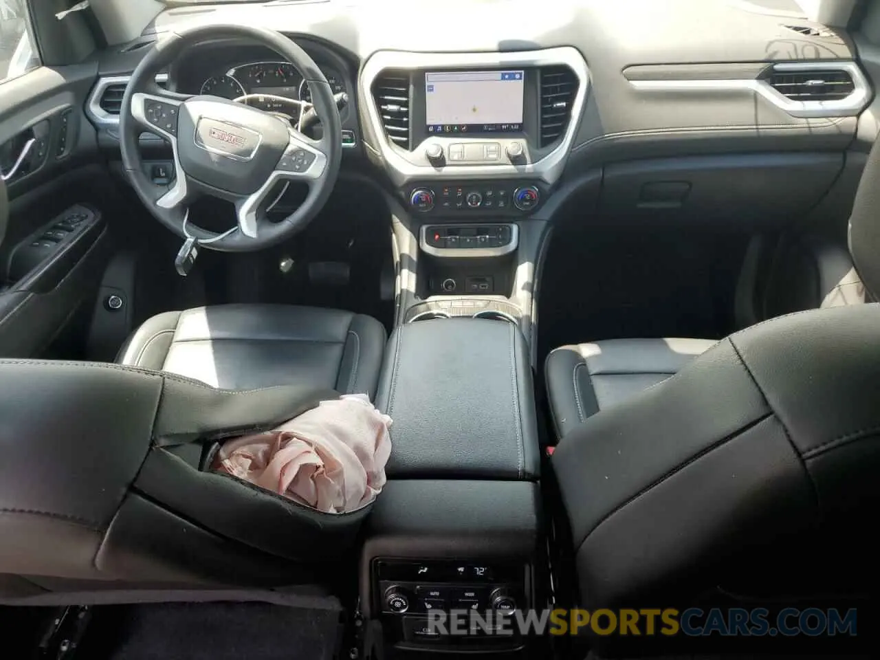 8 Photograph of a damaged car 1GKKNML42NZ146603 GMC ACADIA 2022