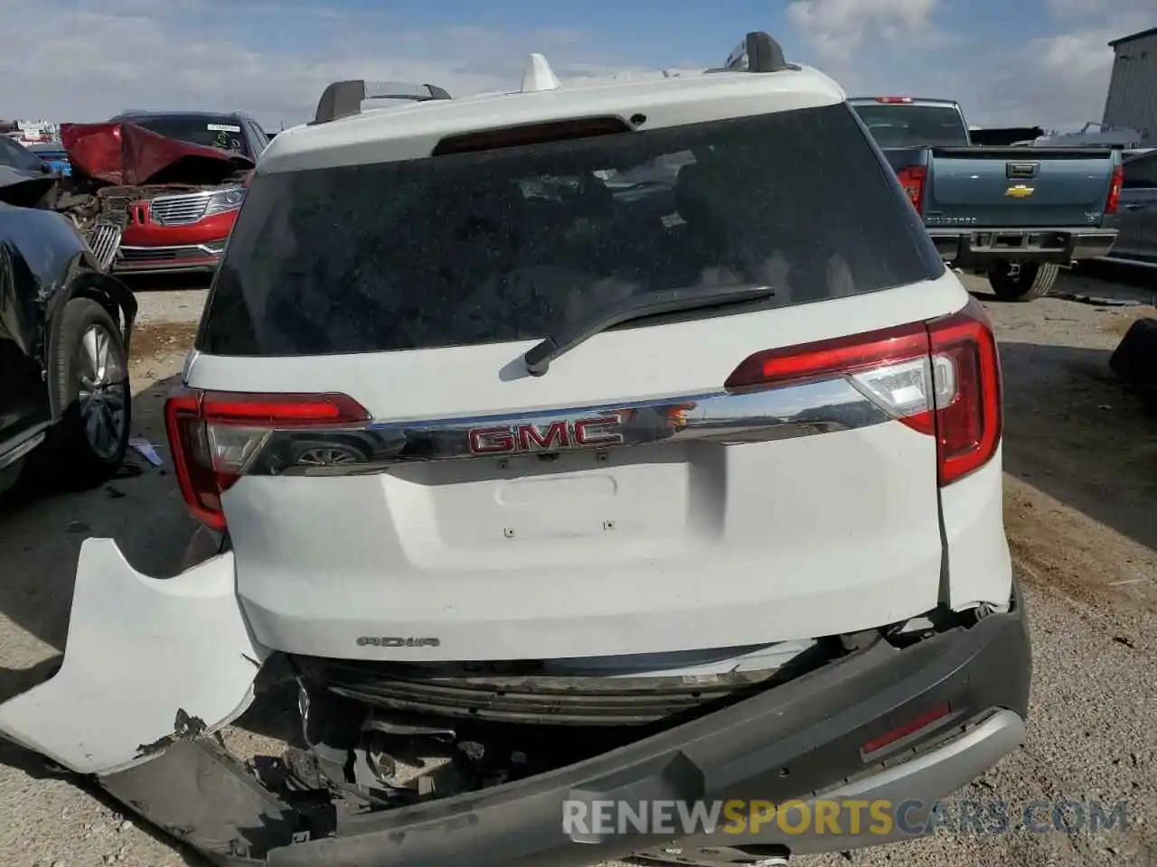 6 Photograph of a damaged car 1GKKNML49NZ162300 GMC ACADIA 2022