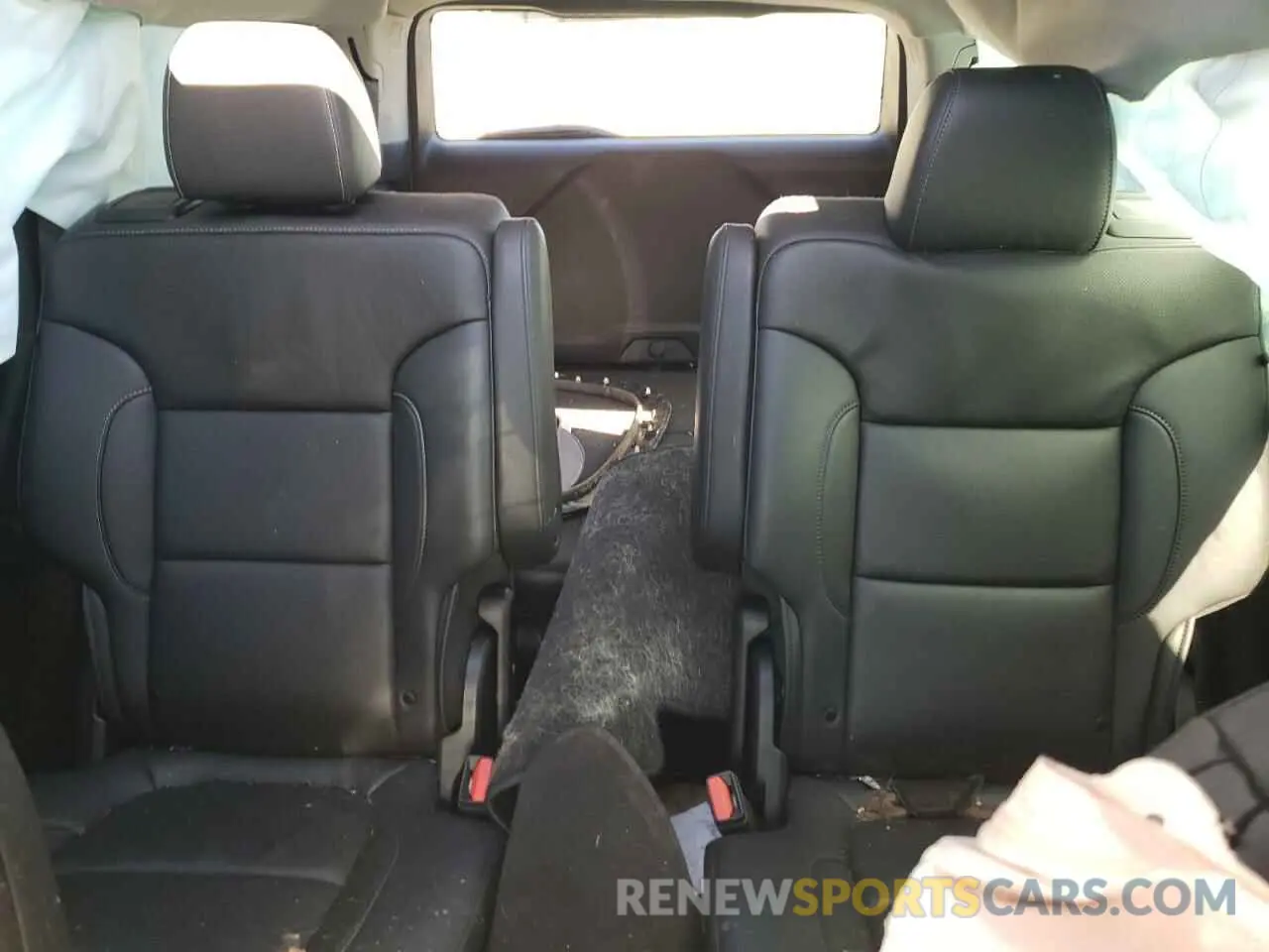 10 Photograph of a damaged car 1GKKNML49NZ181042 GMC ACADIA 2022