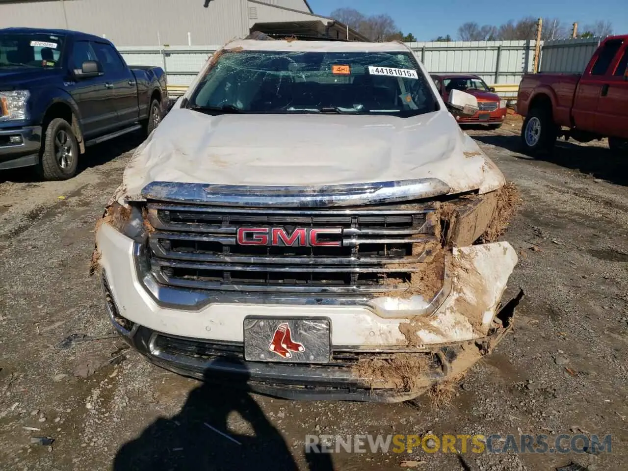5 Photograph of a damaged car 1GKKNML49NZ181042 GMC ACADIA 2022