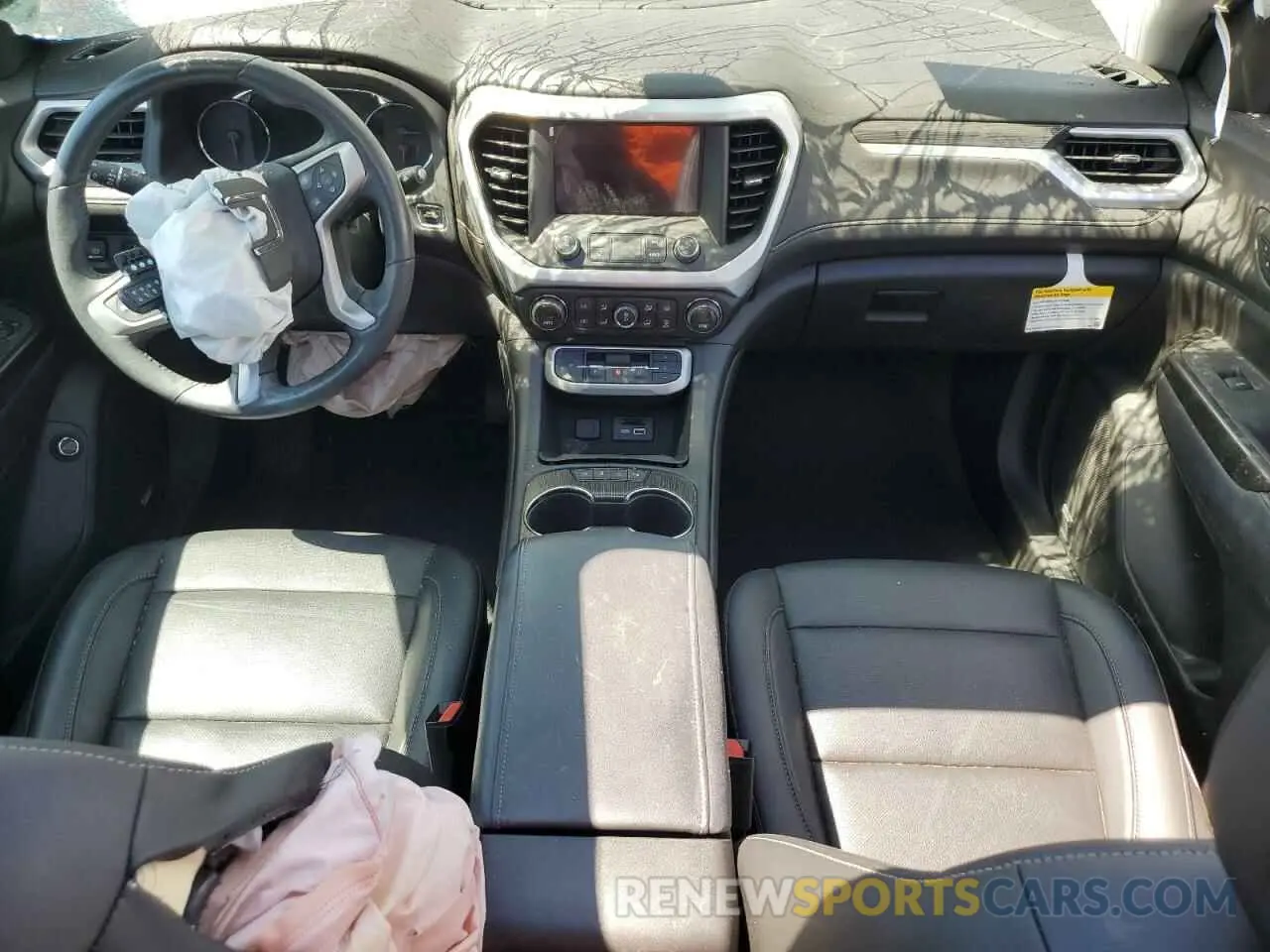 8 Photograph of a damaged car 1GKKNML4XNZ126874 GMC ACADIA 2022
