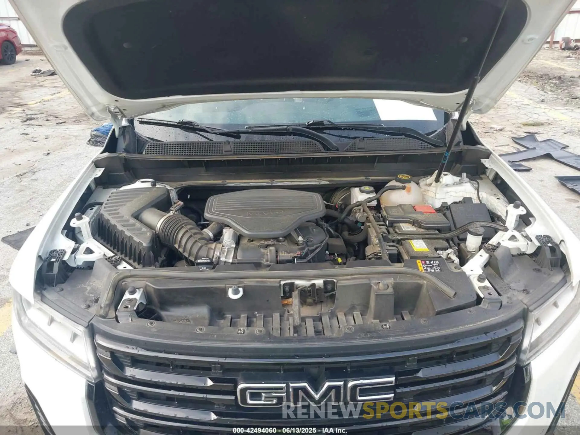 10 Photograph of a damaged car 1GKKNMLS0NZ175371 GMC ACADIA 2022