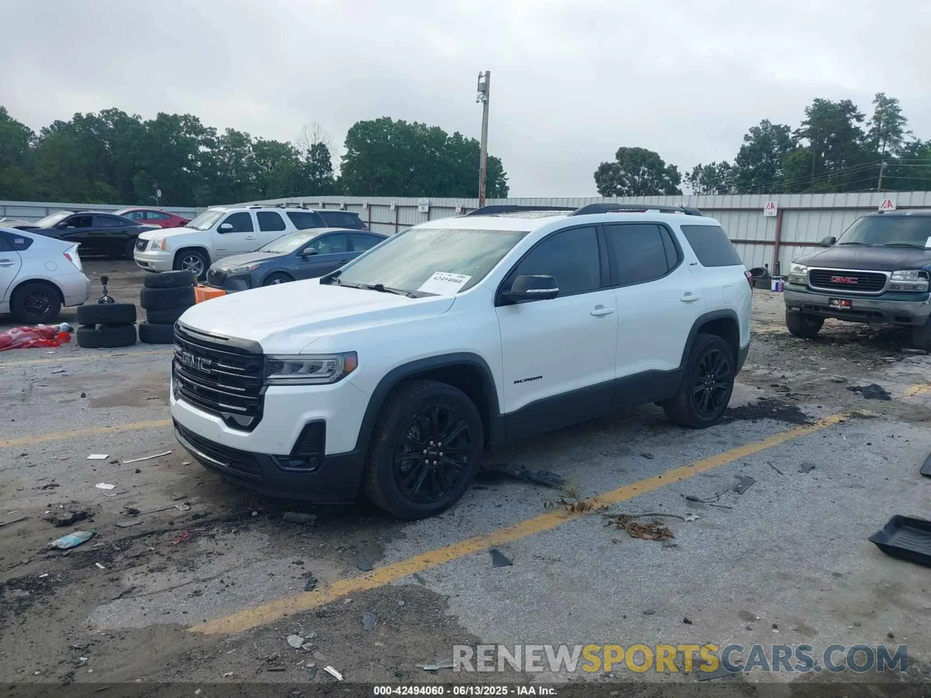 2 Photograph of a damaged car 1GKKNMLS0NZ175371 GMC ACADIA 2022