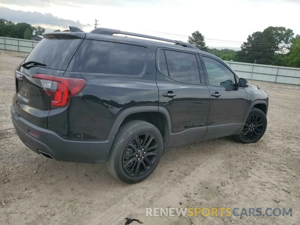 3 Photograph of a damaged car 1GKKNMLS1NZ112912 GMC ACADIA 2022