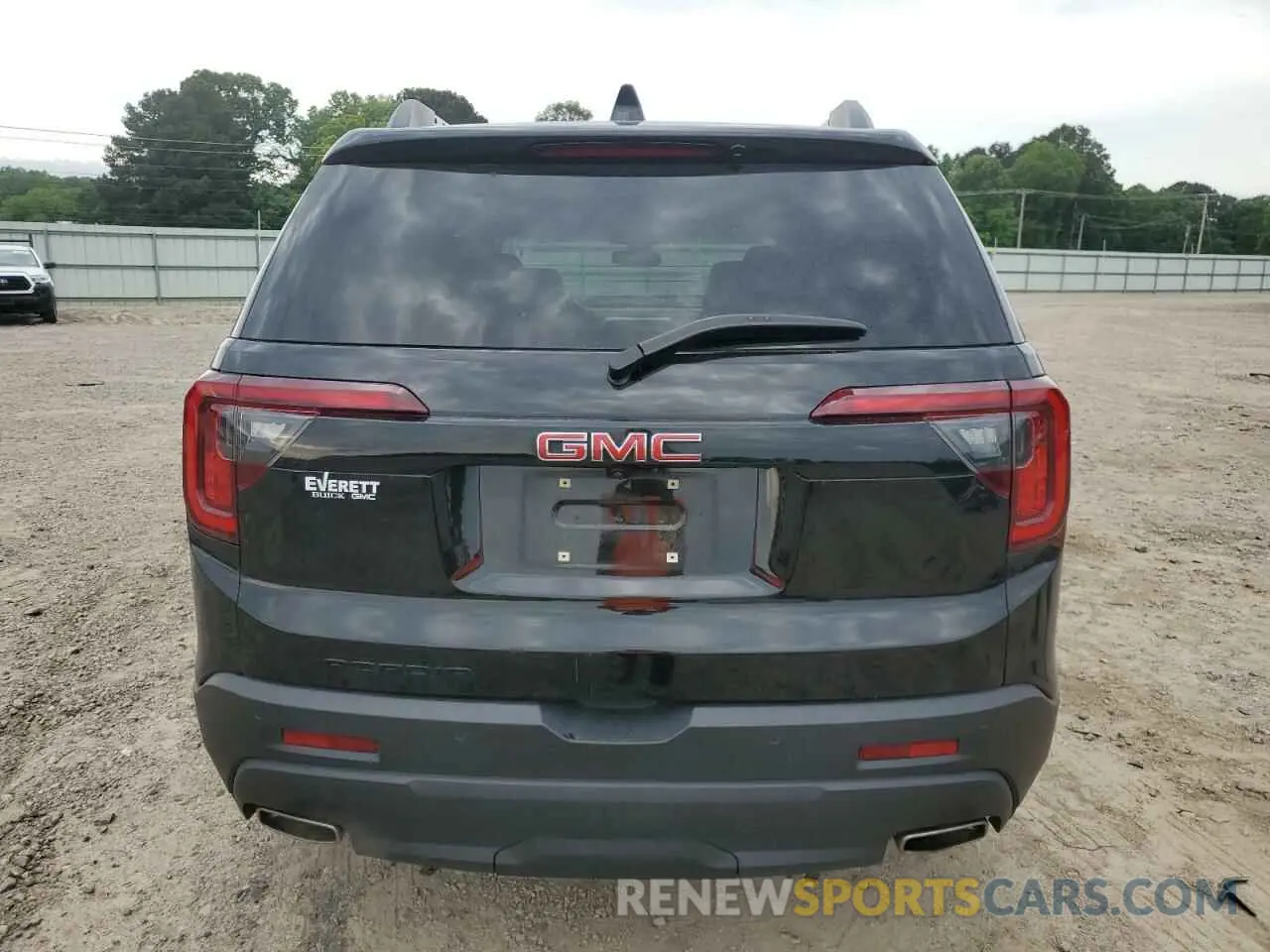 6 Photograph of a damaged car 1GKKNMLS1NZ112912 GMC ACADIA 2022
