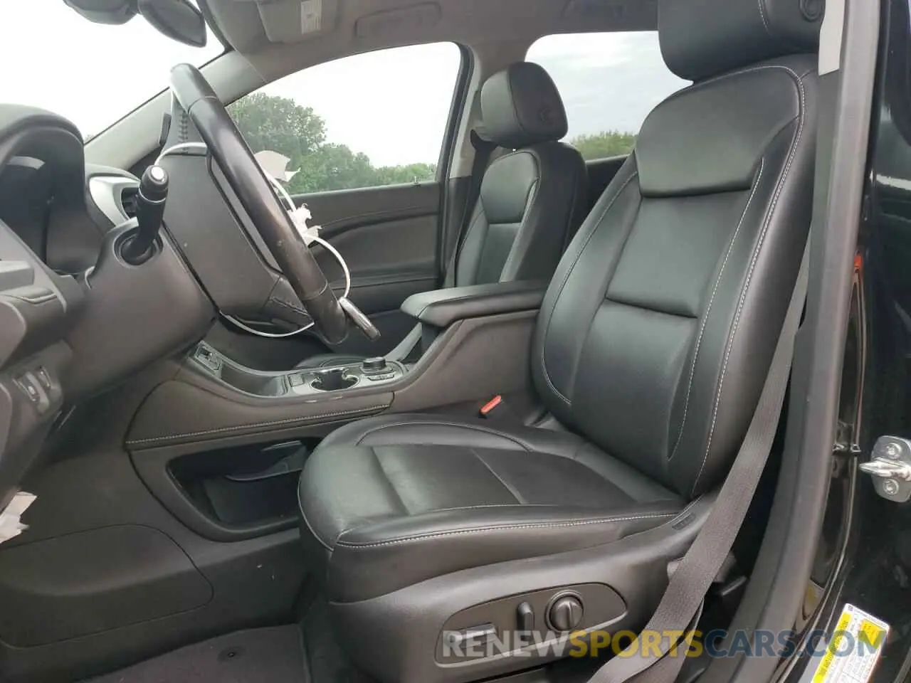 7 Photograph of a damaged car 1GKKNMLS1NZ112912 GMC ACADIA 2022