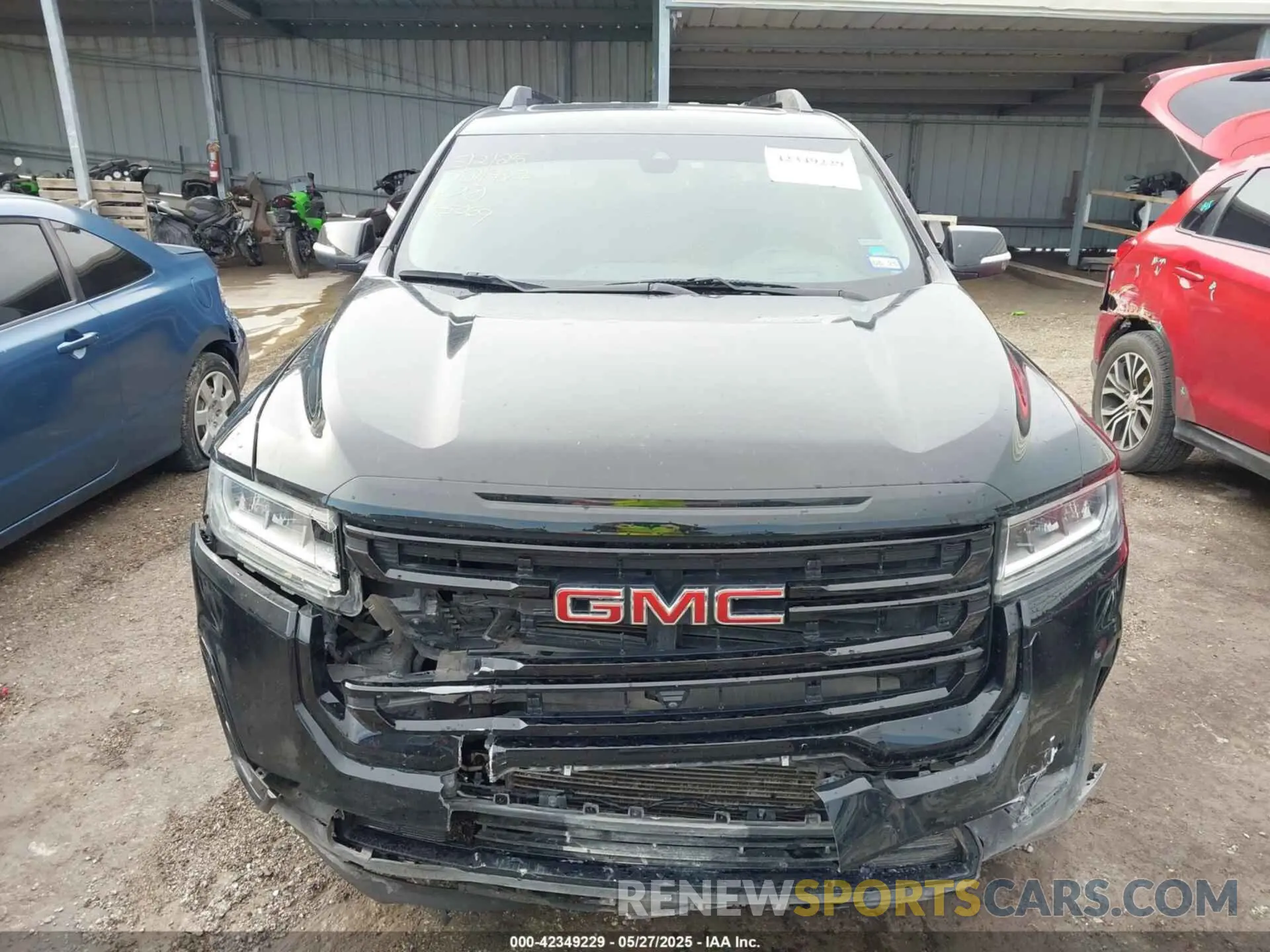 12 Photograph of a damaged car 1GKKNMLS1NZ175069 GMC ACADIA 2022