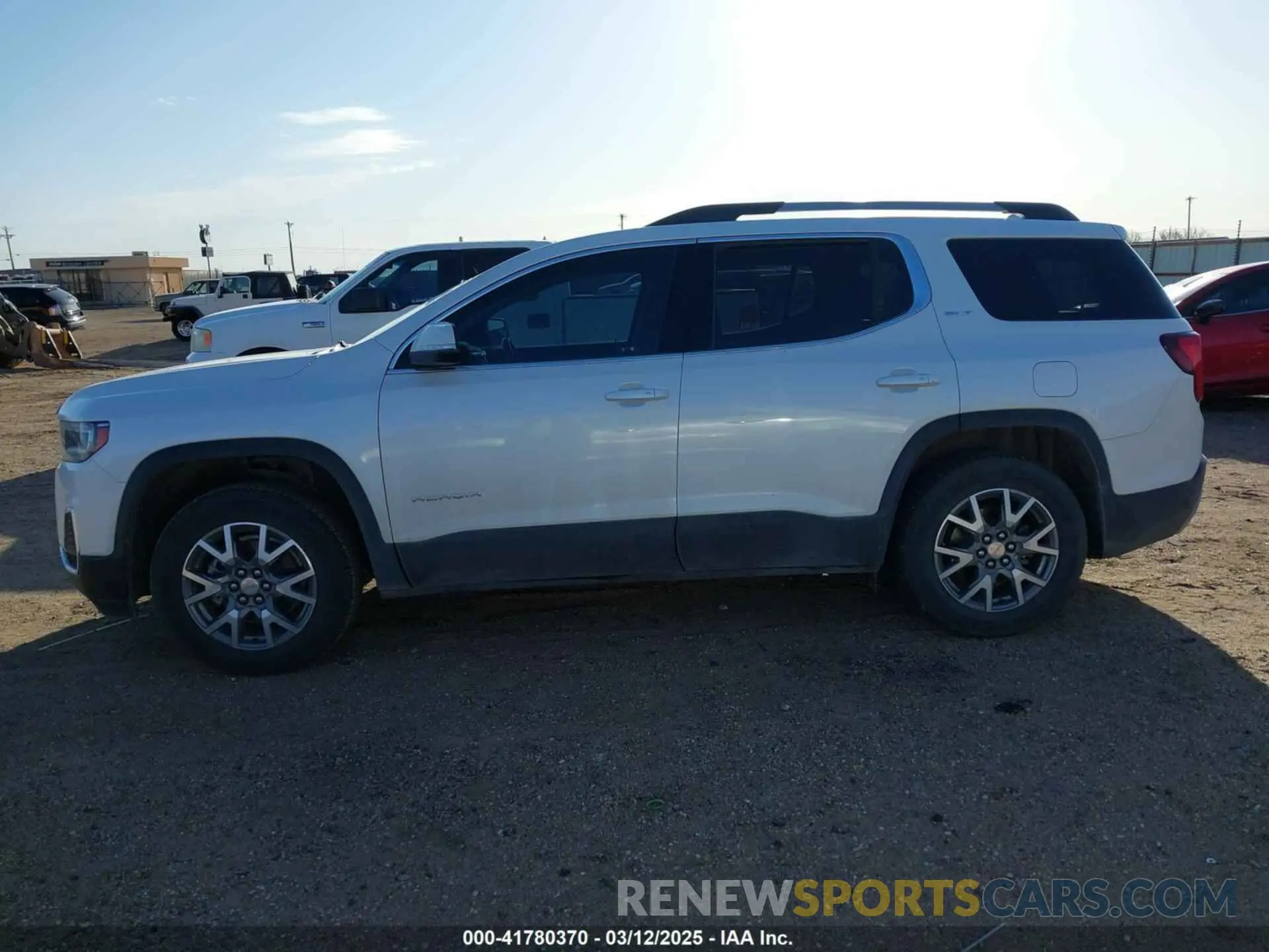 14 Photograph of a damaged car 1GKKNMLS6NZ111299 GMC ACADIA 2022