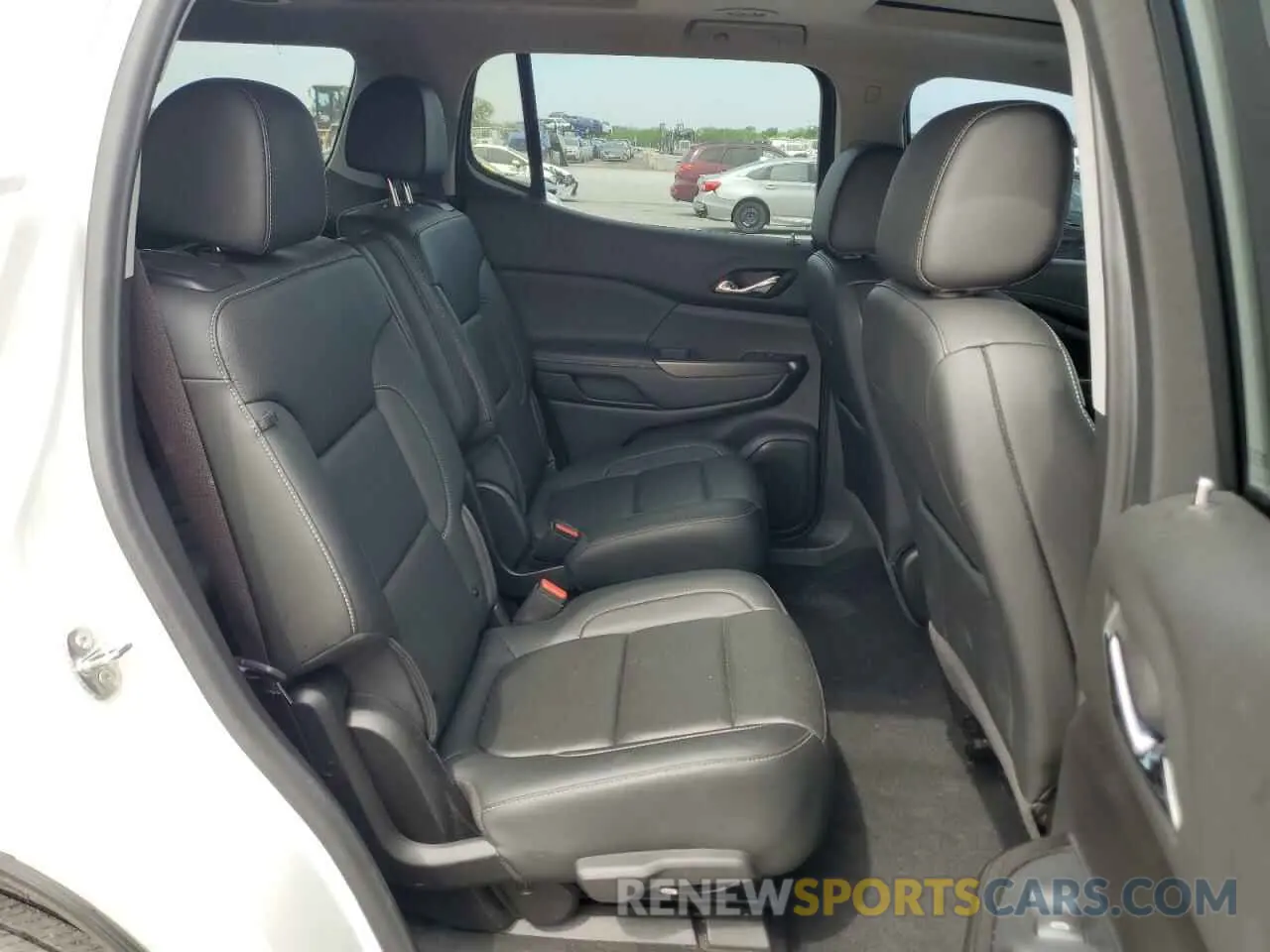 11 Photograph of a damaged car 1GKKNMLS9NZ153675 GMC ACADIA 2022