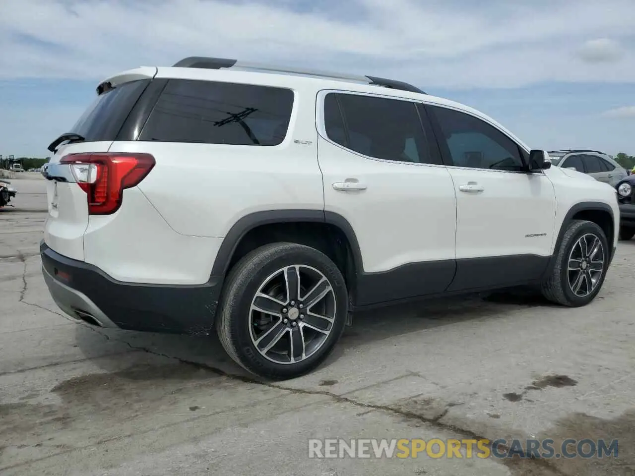 3 Photograph of a damaged car 1GKKNMLS9NZ153675 GMC ACADIA 2022