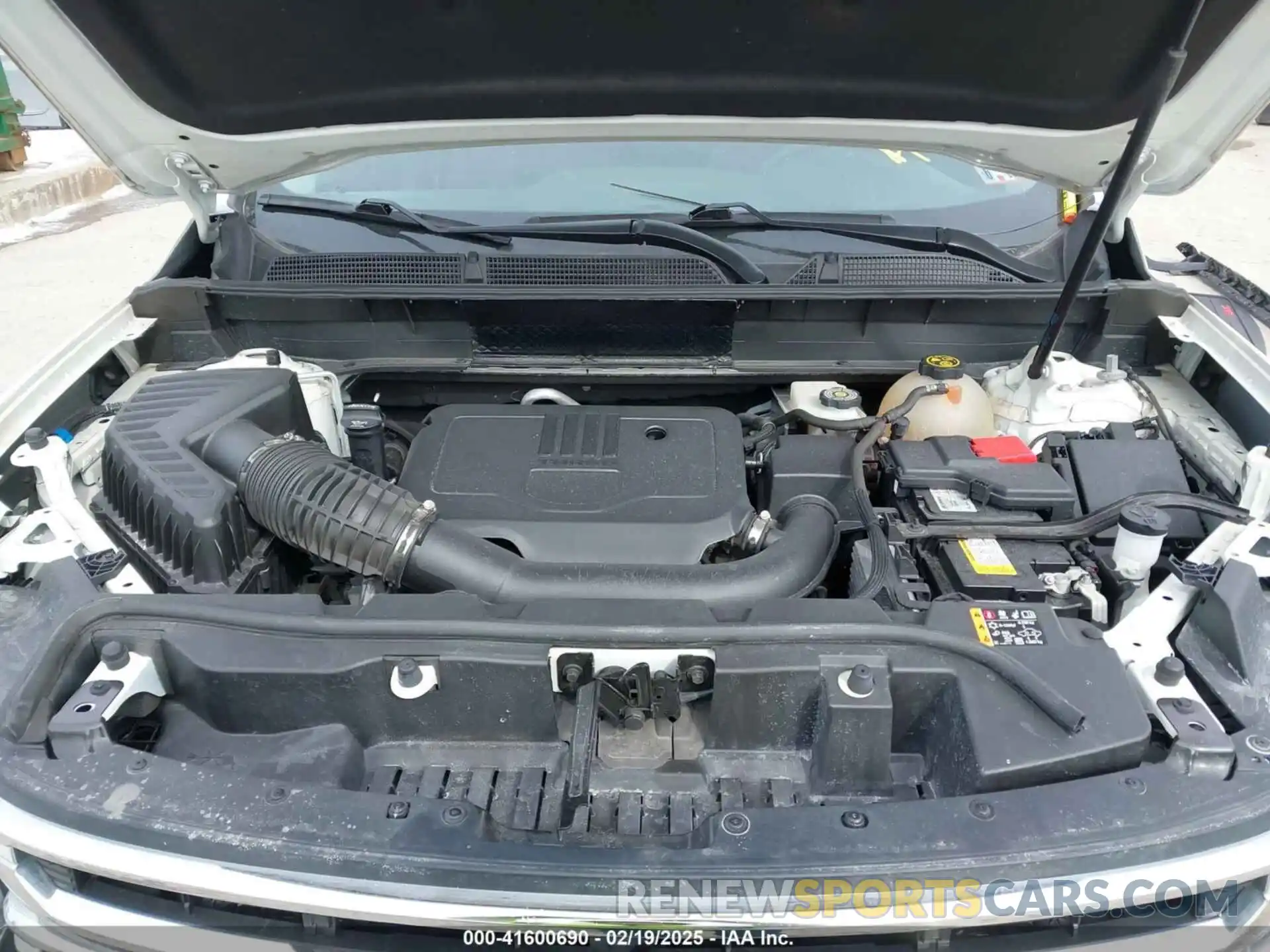 10 Photograph of a damaged car 1GKKNRL40NZ164997 GMC ACADIA 2022