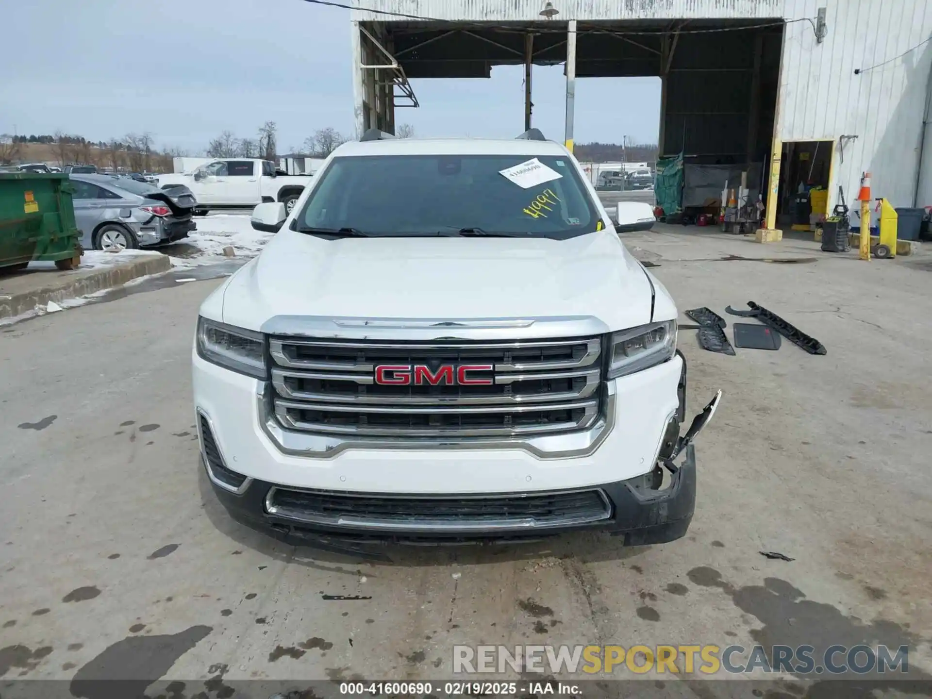 13 Photograph of a damaged car 1GKKNRL40NZ164997 GMC ACADIA 2022