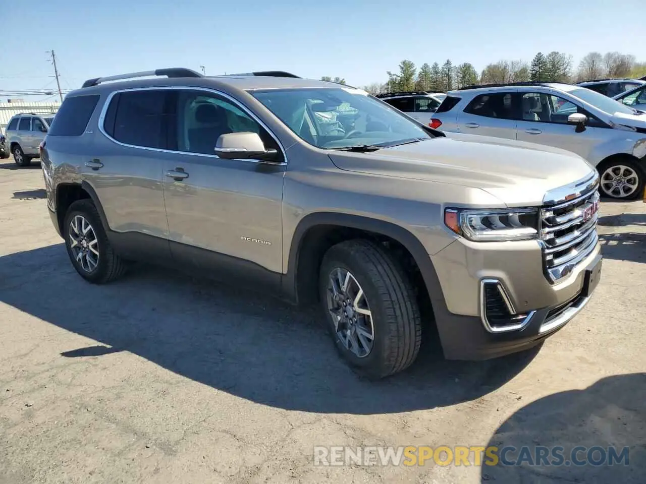 4 Photograph of a damaged car 1GKKNRL40NZ173070 GMC ACADIA 2022
