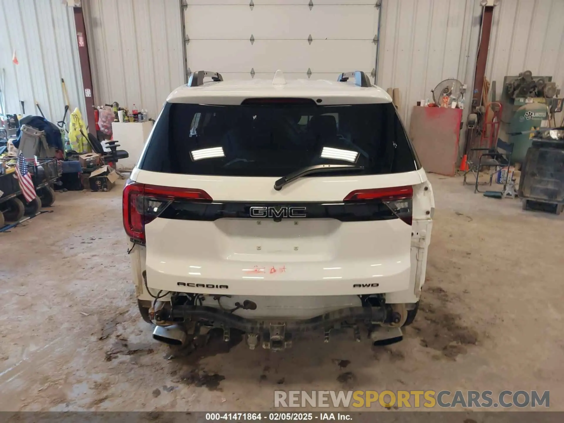 16 Photograph of a damaged car 1GKKNRL41NZ130406 GMC ACADIA 2022