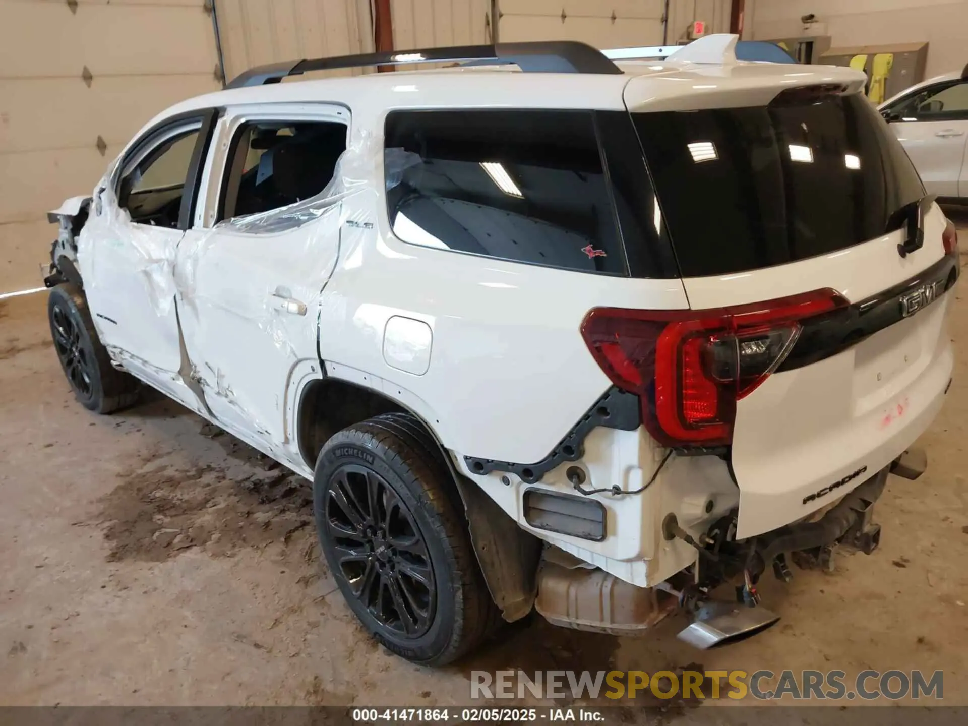 3 Photograph of a damaged car 1GKKNRL41NZ130406 GMC ACADIA 2022