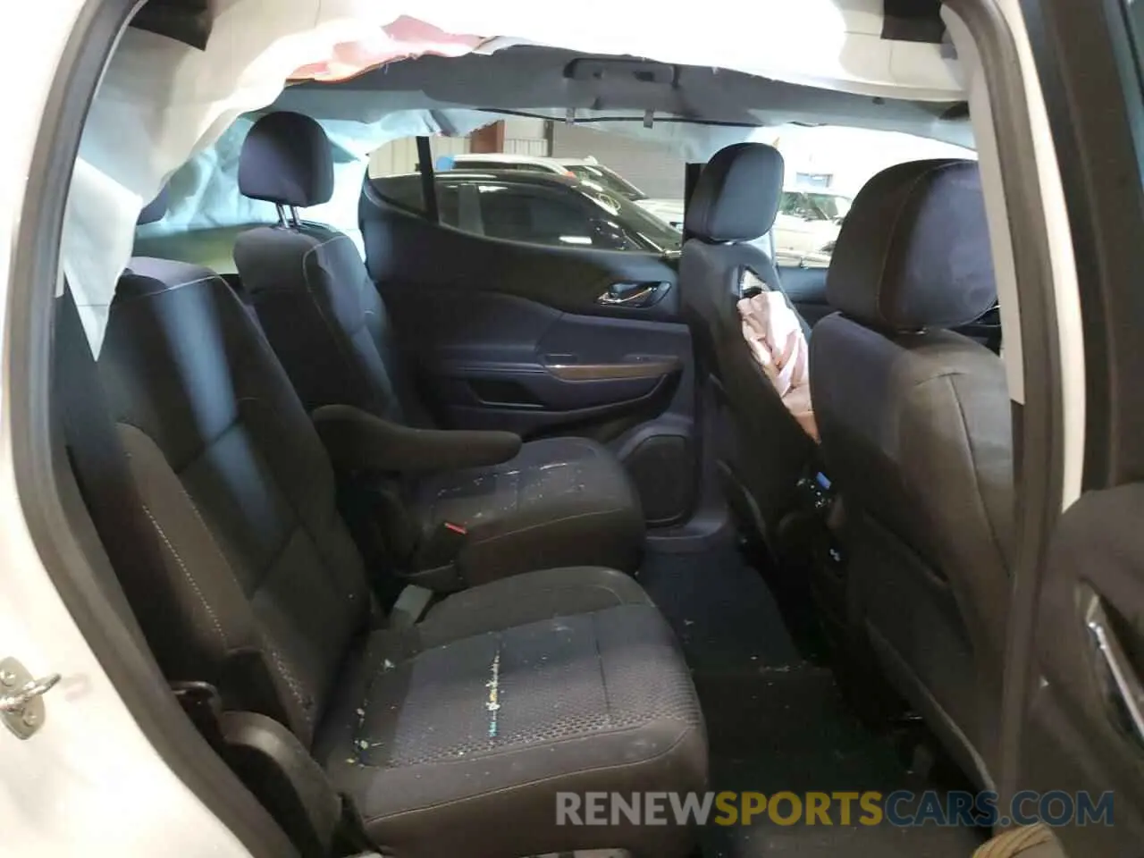 11 Photograph of a damaged car 1GKKNRL44NZ106908 GMC ACADIA 2022