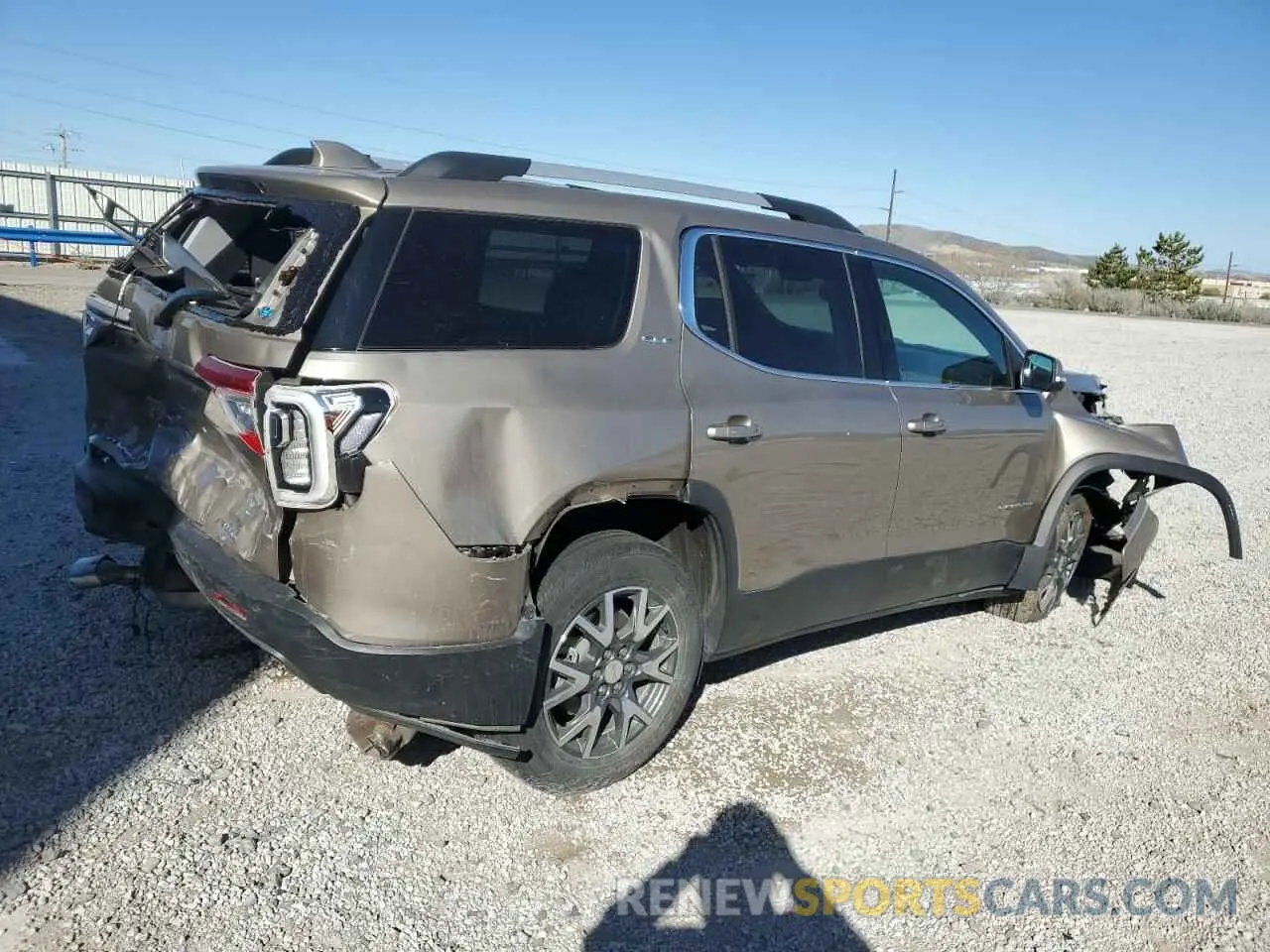 3 Photograph of a damaged car 1GKKNRL45NZ166079 GMC ACADIA 2022