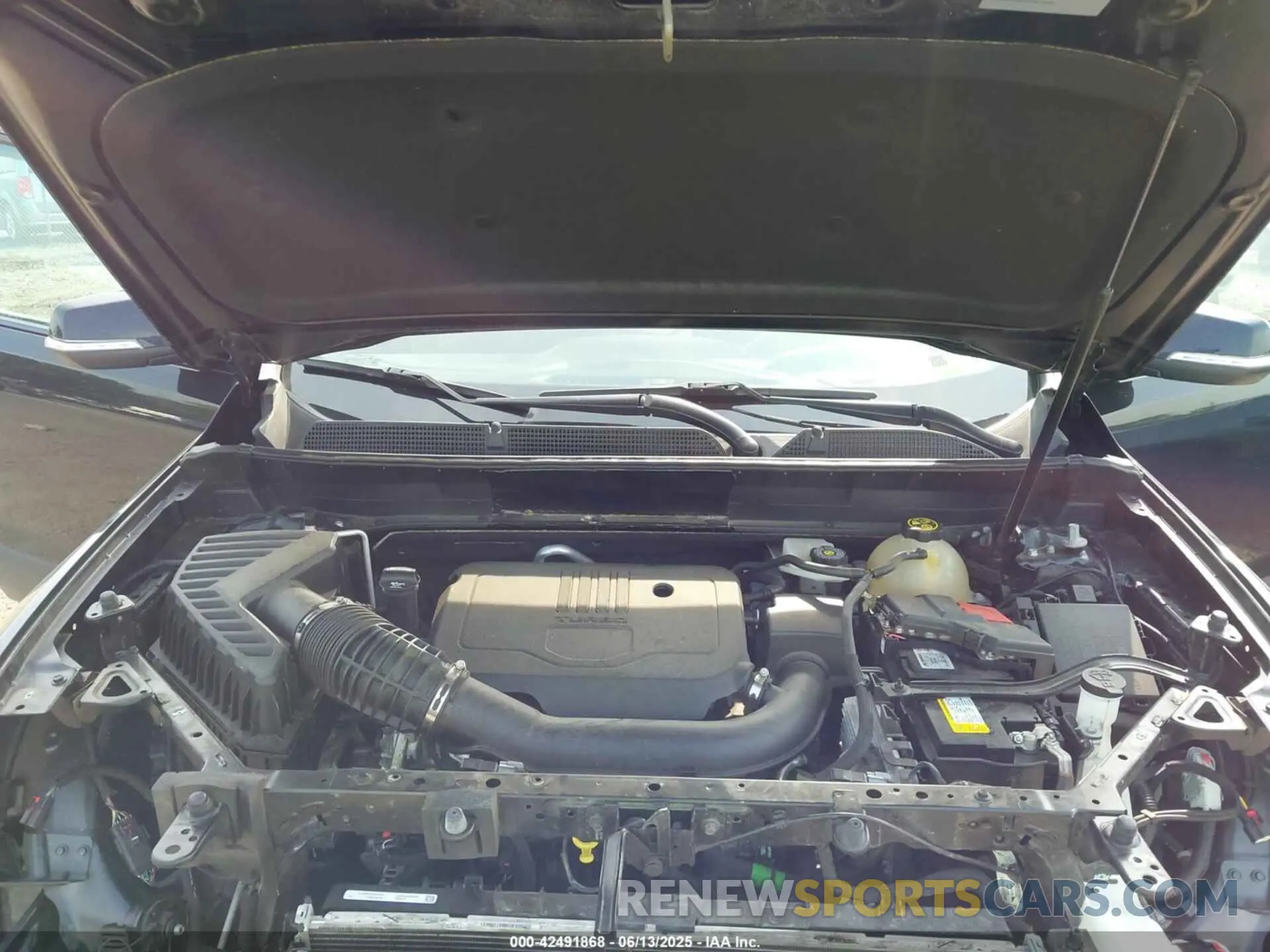 10 Photograph of a damaged car 1GKKNRL46NZ157035 GMC ACADIA 2022