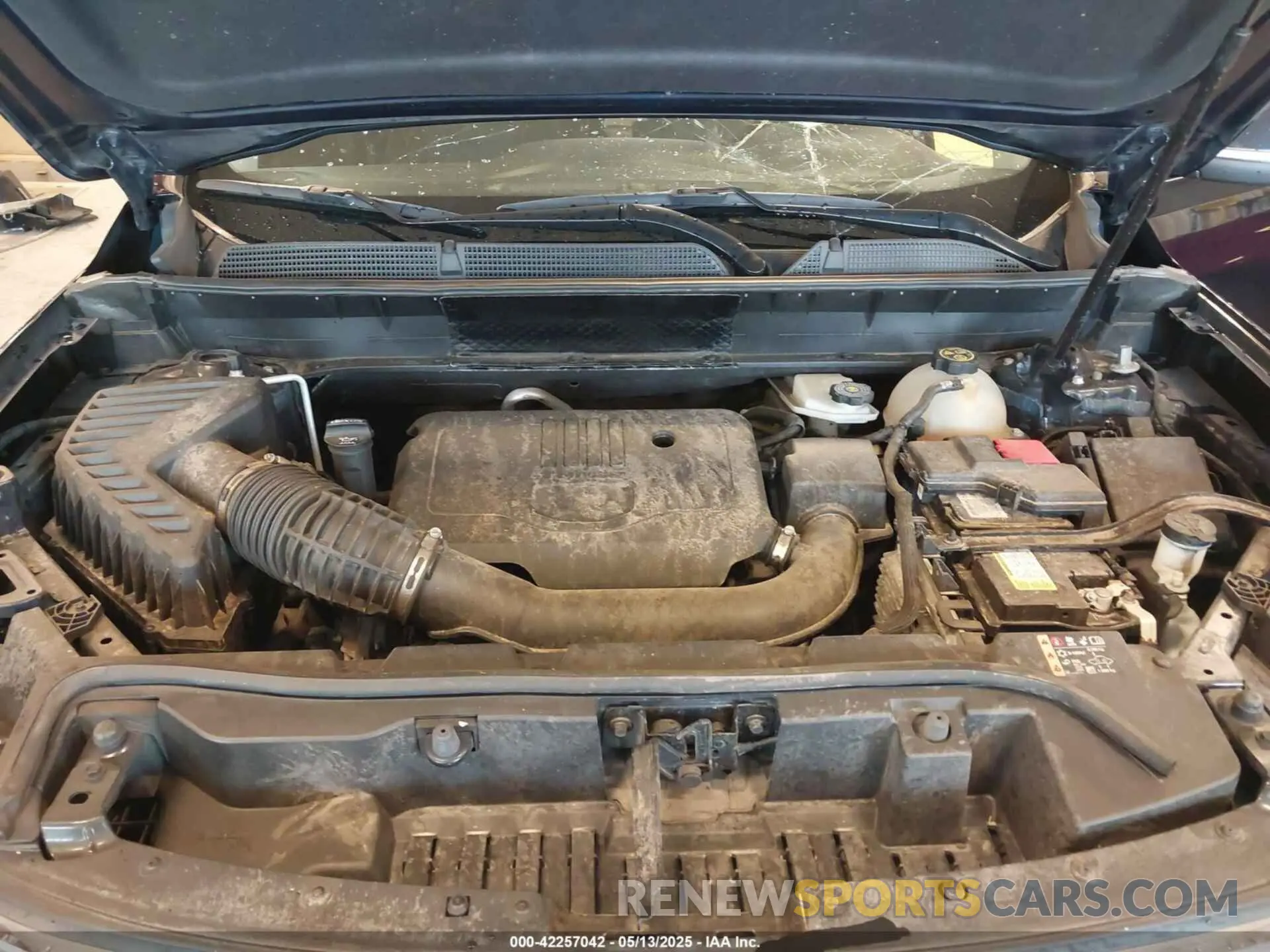 10 Photograph of a damaged car 1GKKNRL47NZ161580 GMC ACADIA 2022