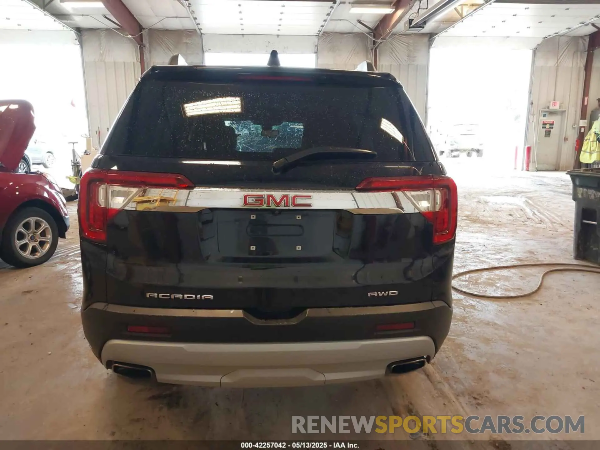16 Photograph of a damaged car 1GKKNRL47NZ161580 GMC ACADIA 2022