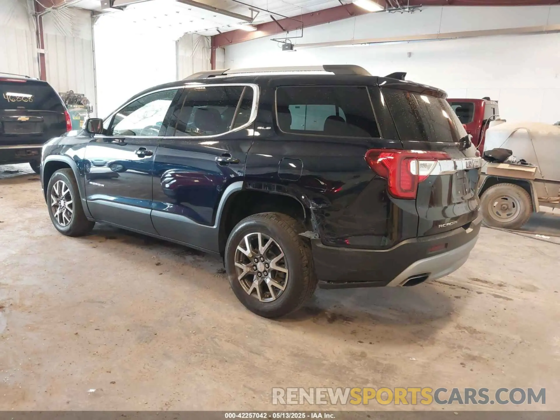 3 Photograph of a damaged car 1GKKNRL47NZ161580 GMC ACADIA 2022