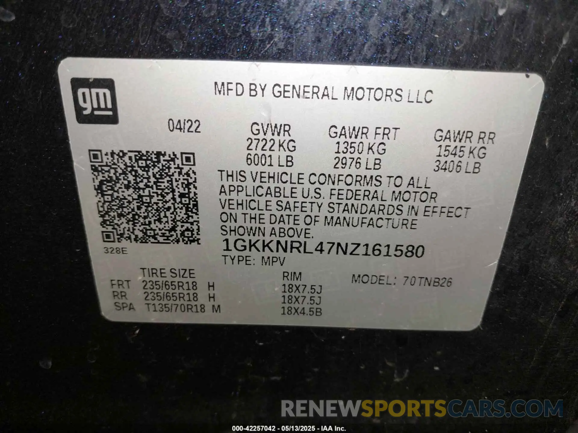 9 Photograph of a damaged car 1GKKNRL47NZ161580 GMC ACADIA 2022
