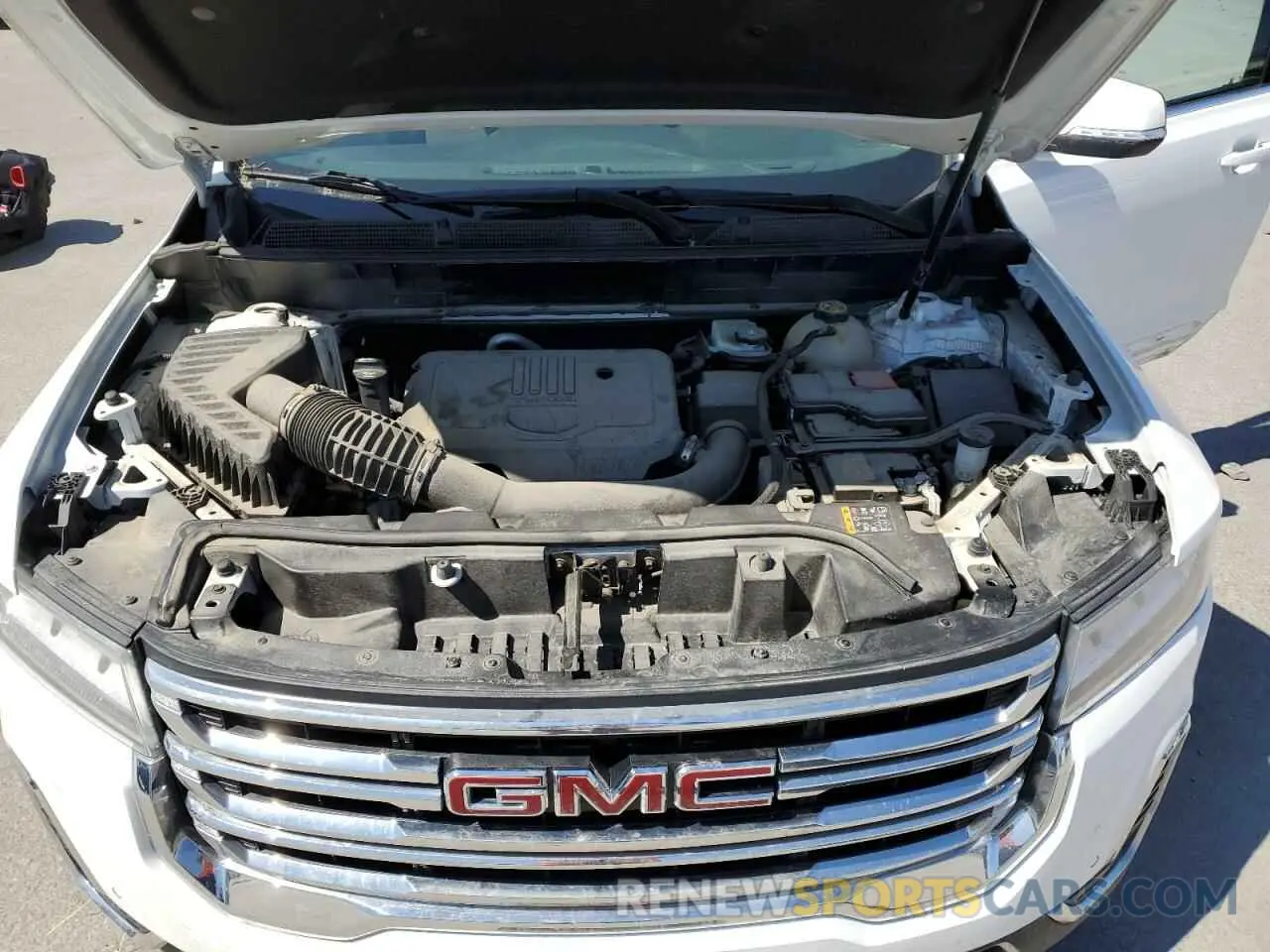 12 Photograph of a damaged car 1GKKNRL48NZ178095 GMC ACADIA 2022