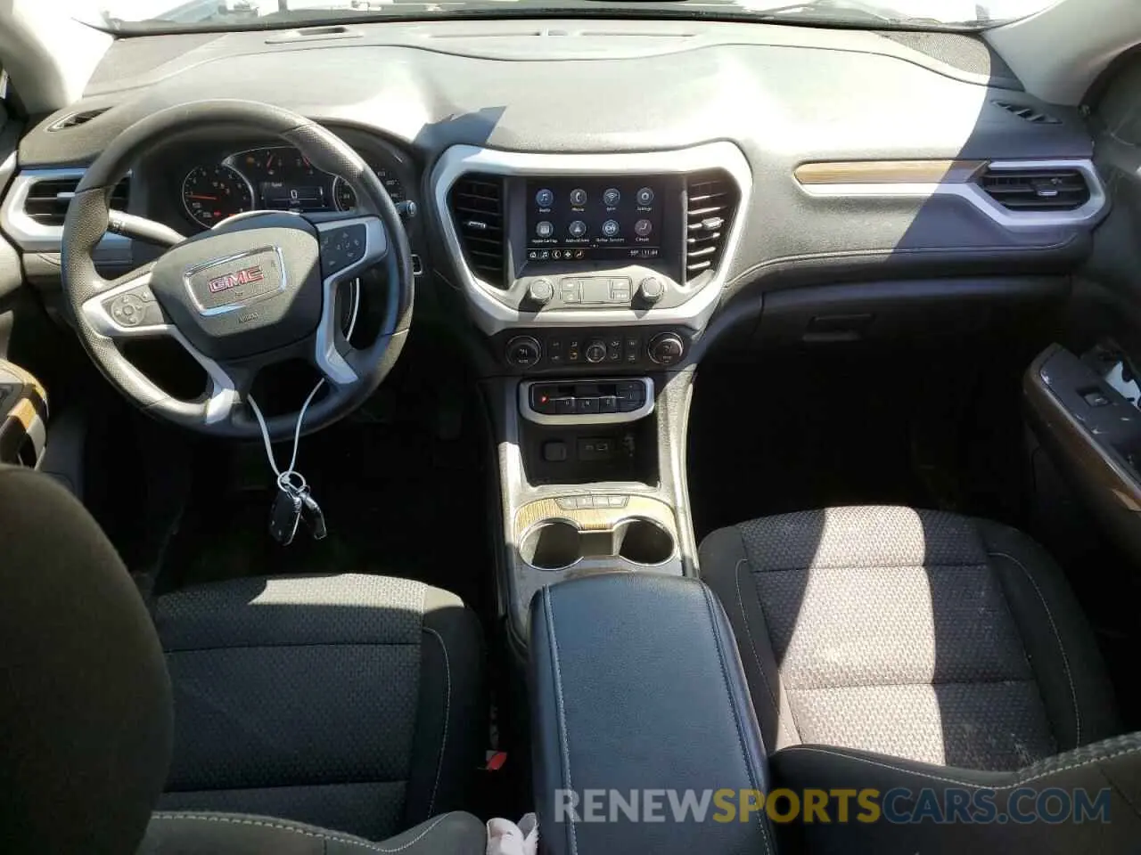 8 Photograph of a damaged car 1GKKNRL48NZ178095 GMC ACADIA 2022