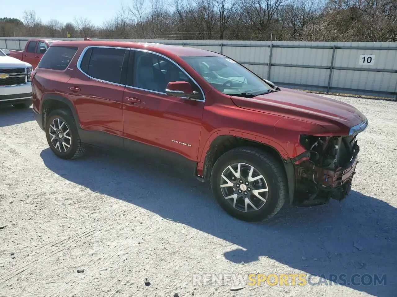 4 Photograph of a damaged car 1GKKNRL49NZ131738 GMC ACADIA 2022