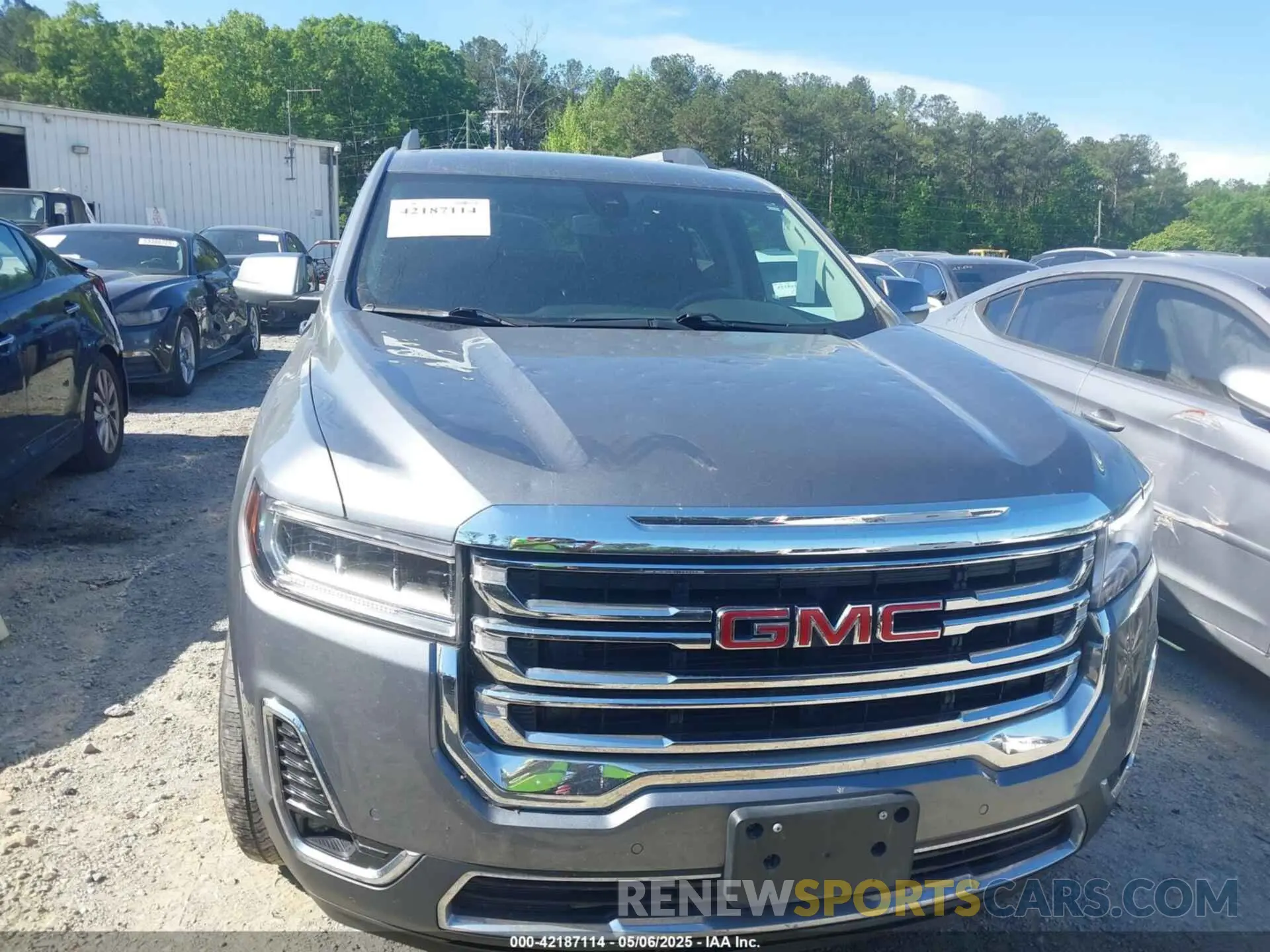 12 Photograph of a damaged car 1GKKNUL42NZ132720 GMC ACADIA 2022