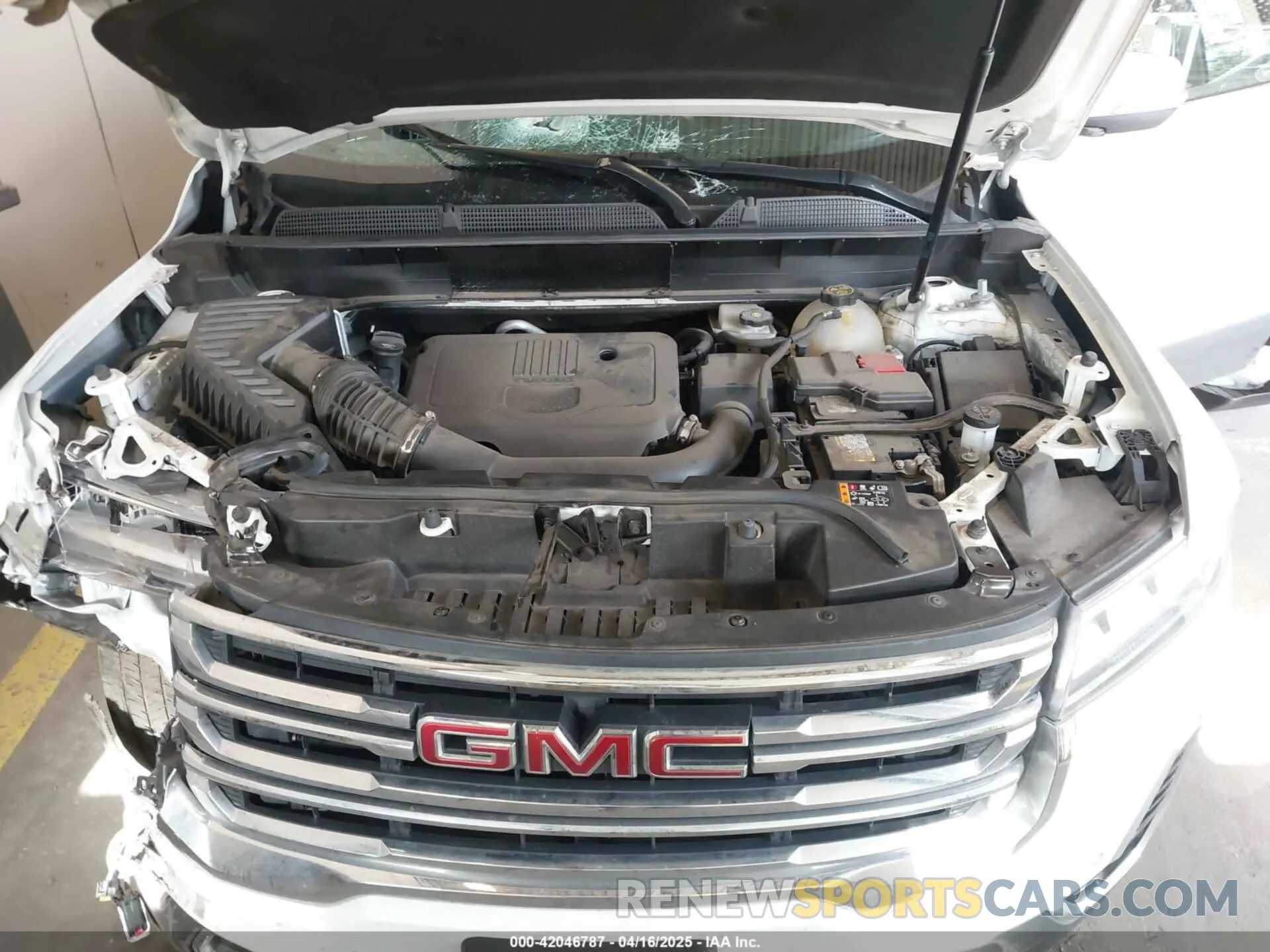 10 Photograph of a damaged car 1GKKNUL49NZ154455 GMC ACADIA 2022